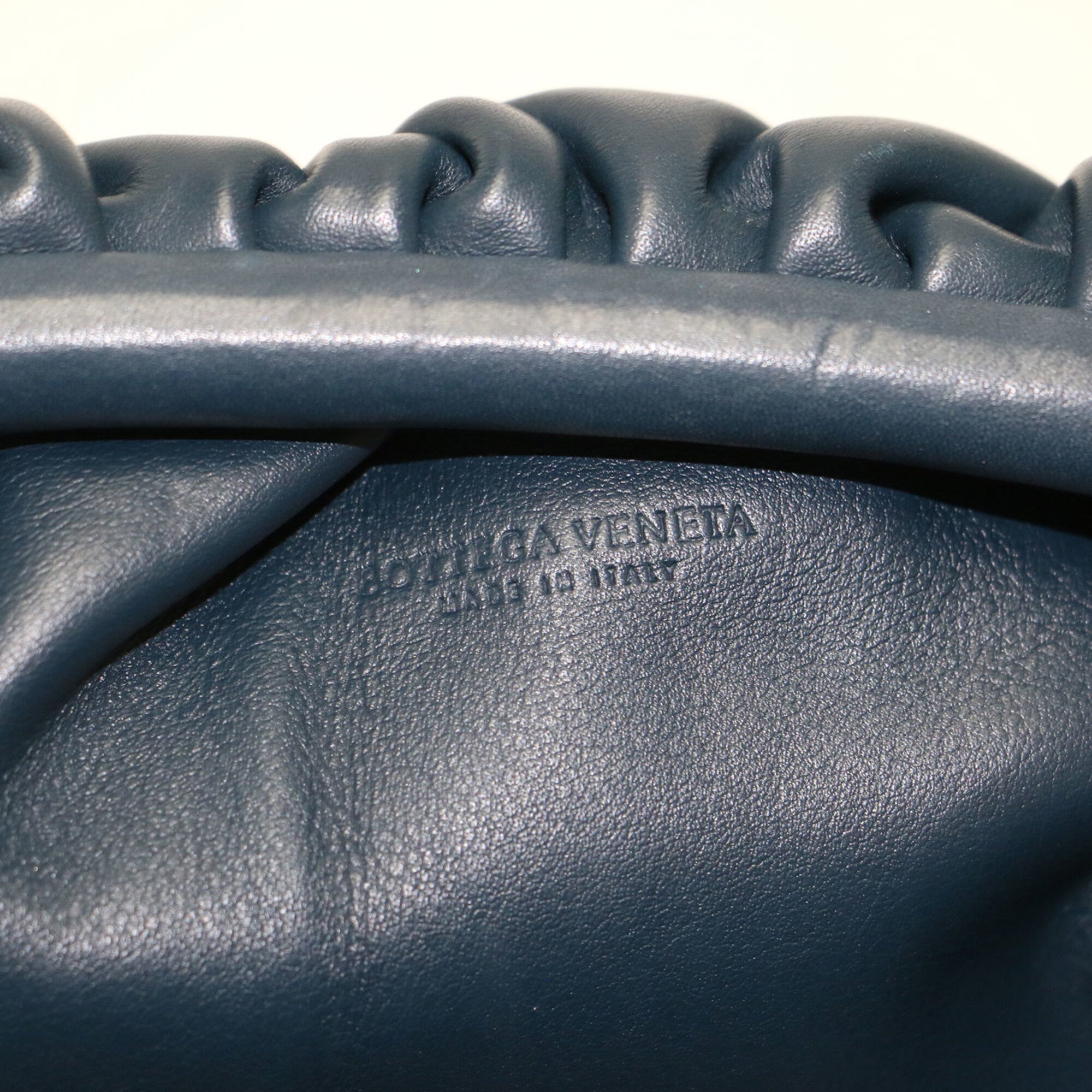 Bottega Veneta Navy Leather Pochette Shoulder Bag (Pre-Owned)