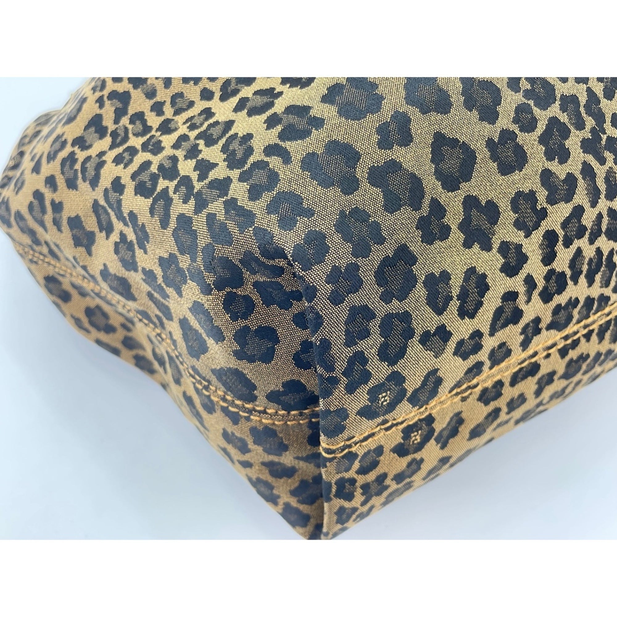 Fendi Brown Shoulder Bag (Pre-Owned)