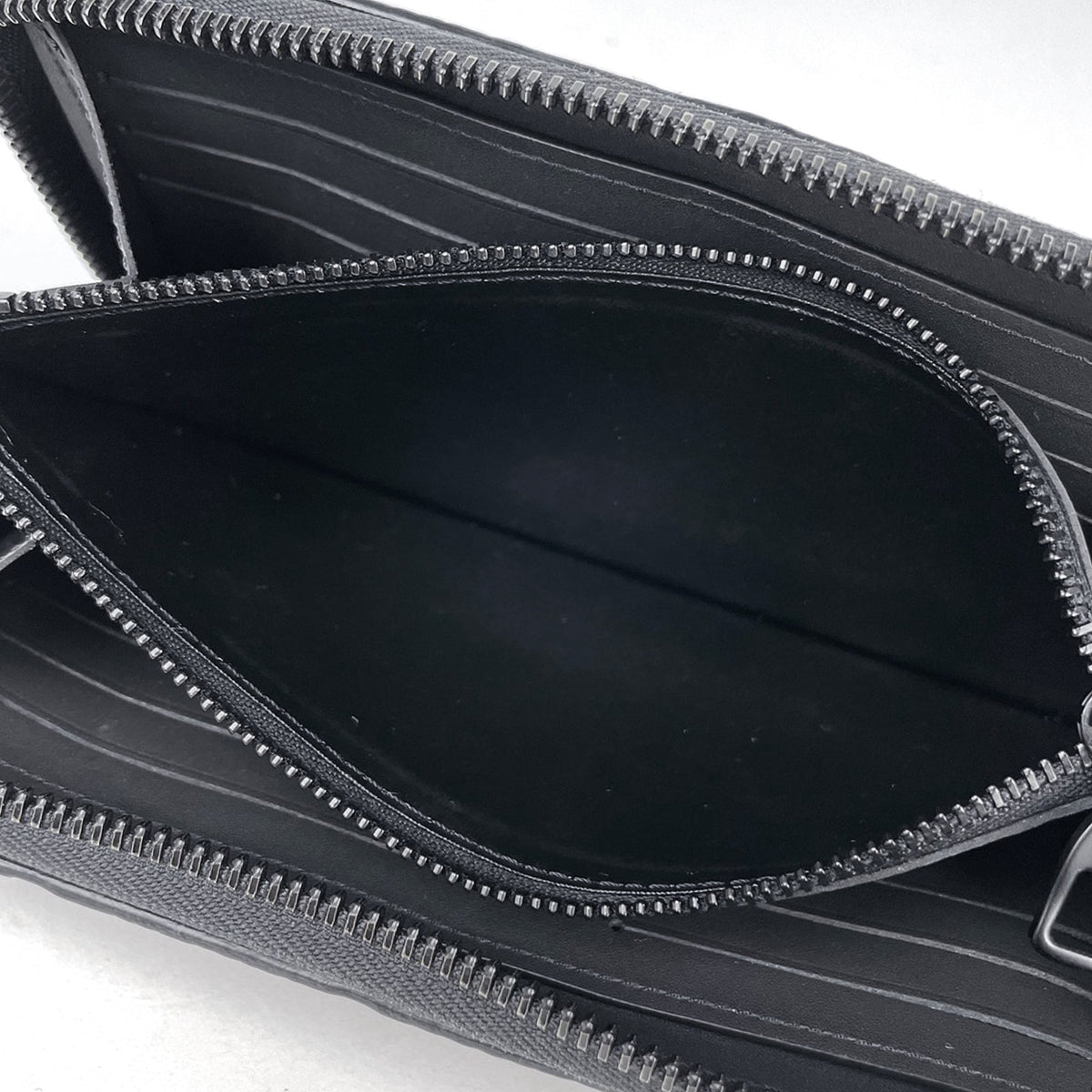 Louis Vuitton Black Monogram Noir Monogram Long Wallet (Bi-Fold) (Pre-Owned)