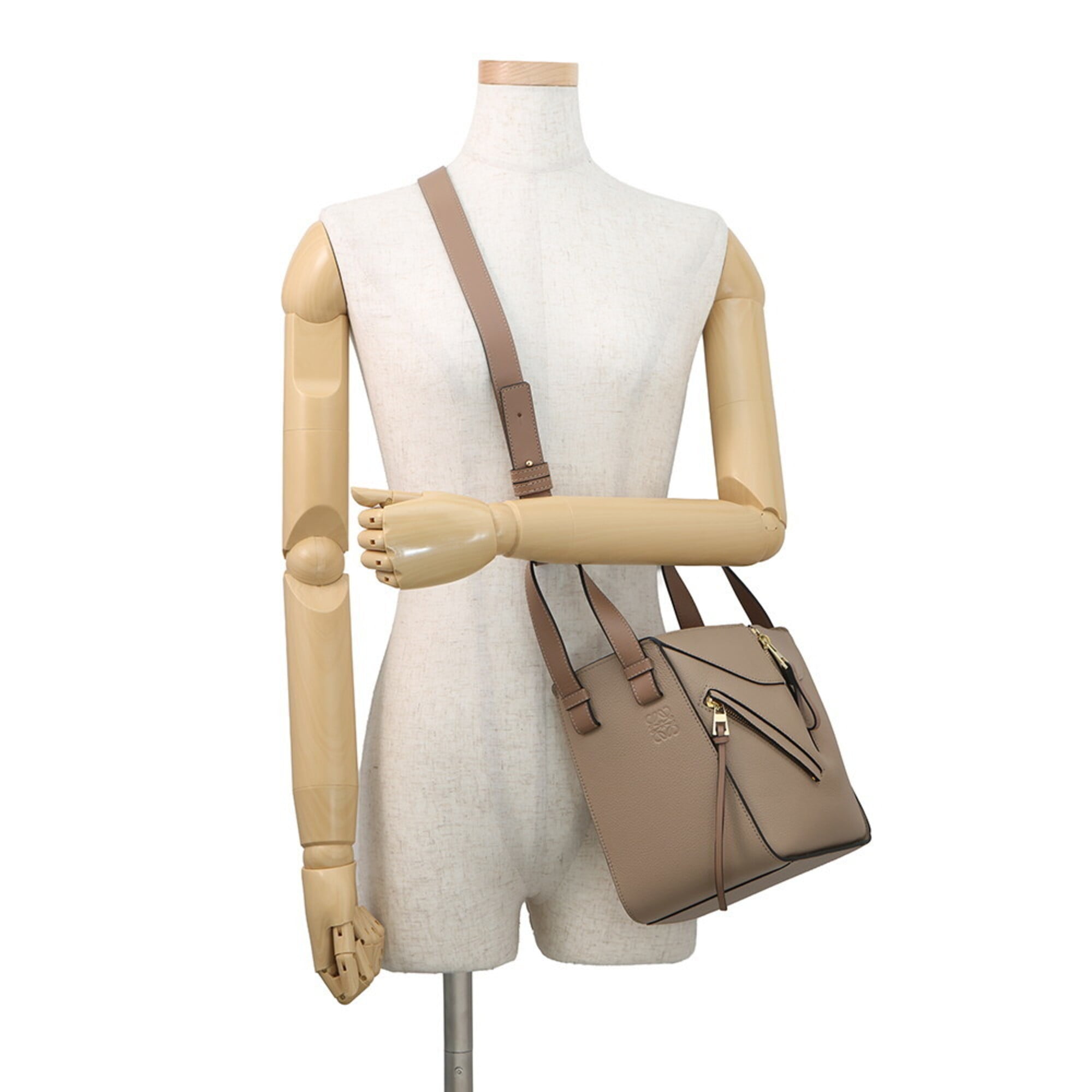 Loewe Beige Sand Leather Handbag (Pre-Owned)