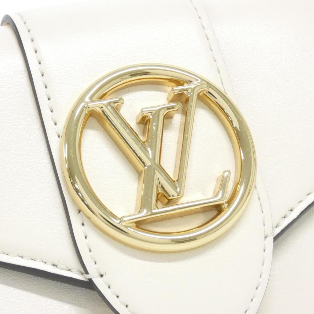 Louis Vuitton Leather Wallet (Bi-Fold) (Pre-Owned)