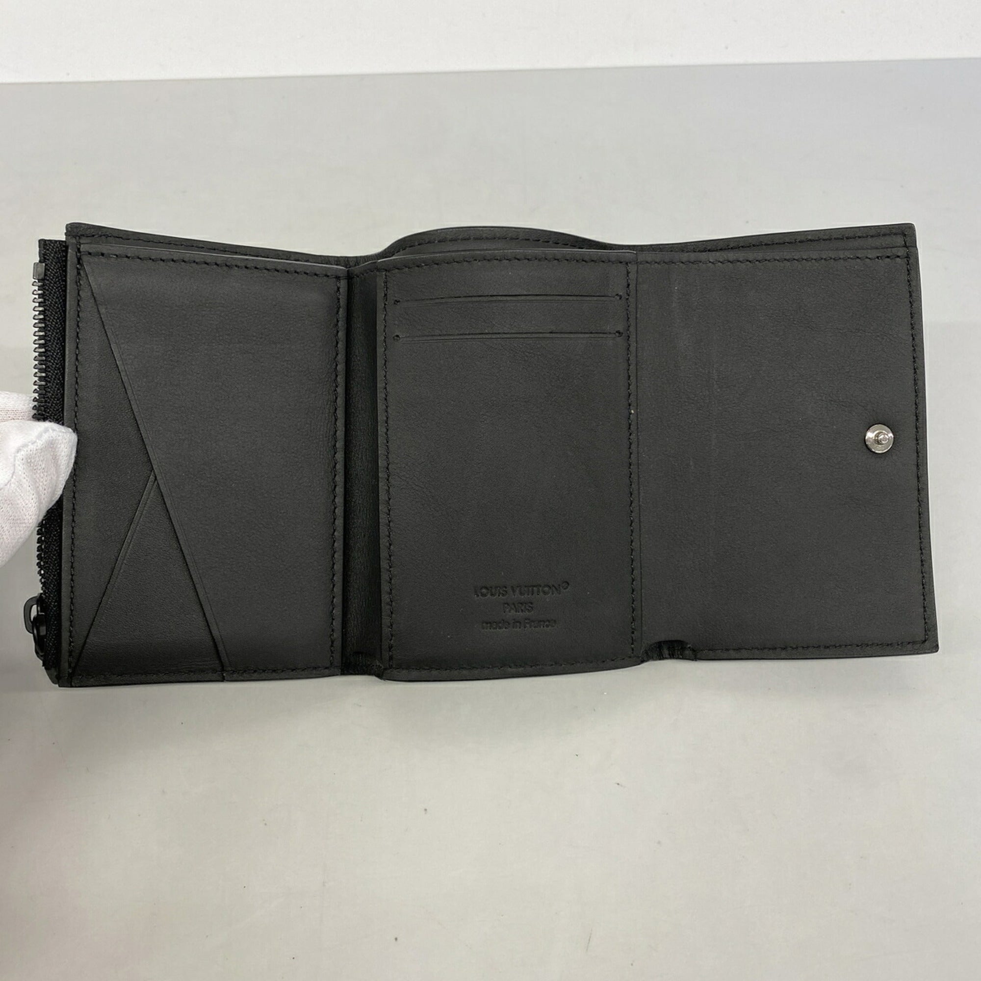 Louis Vuitton Black Wallet (Tri-Fold) (Pre-Owned)
