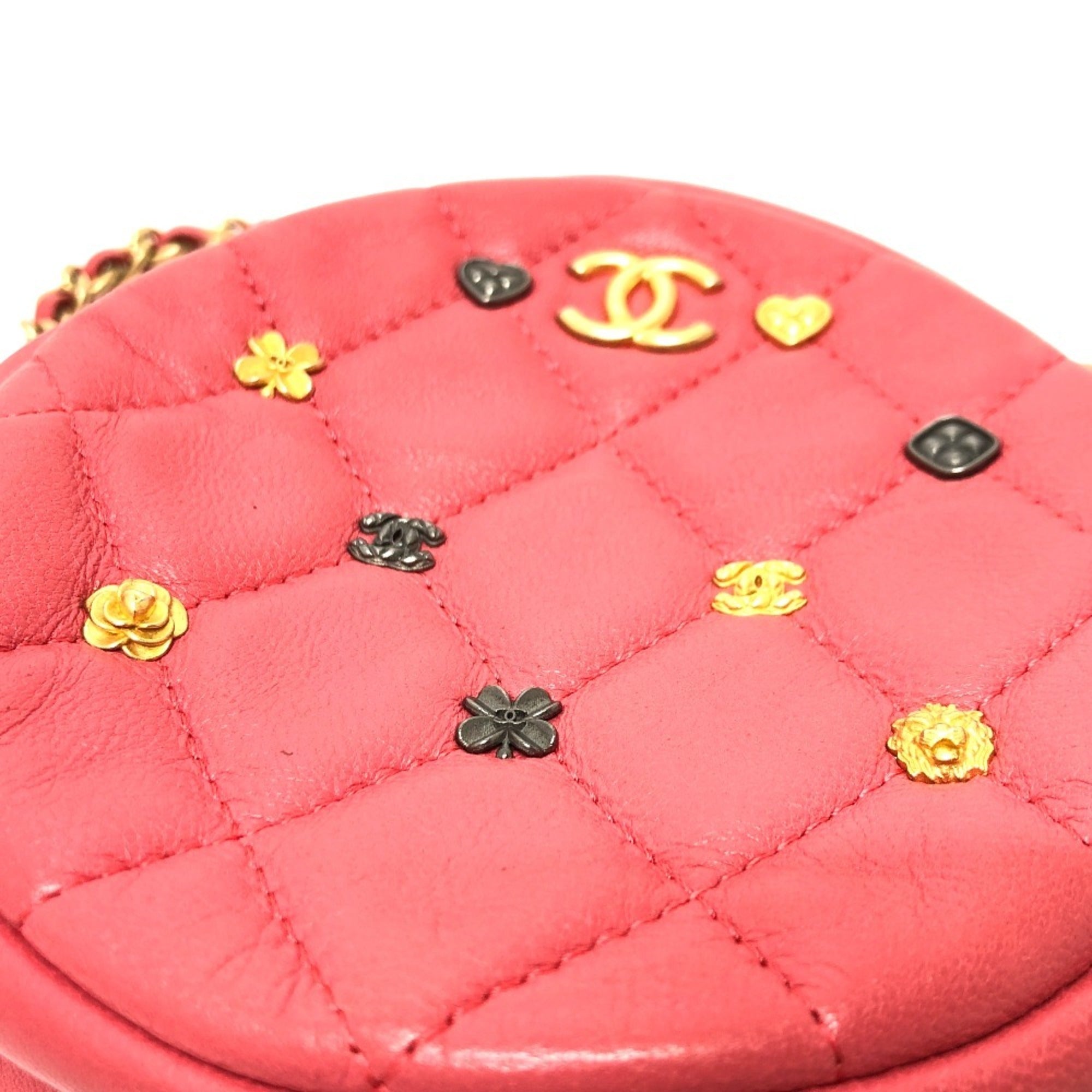 Chanel Pink Leather Pochette Shoulder Bag (Pre-Owned)