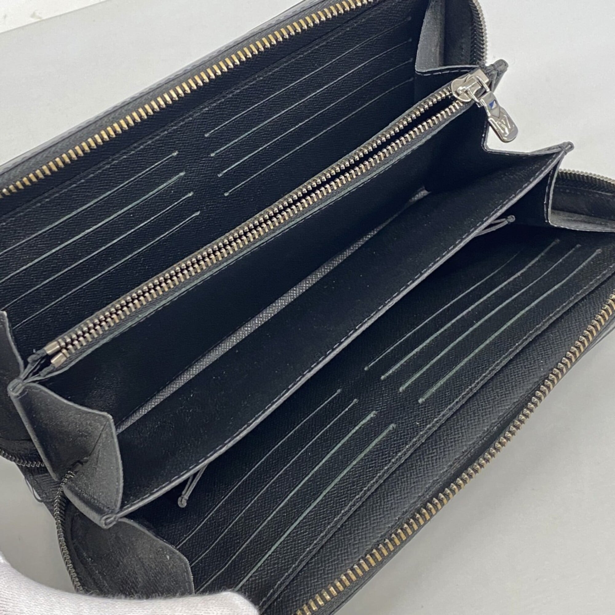 Louis Vuitton Black Gray Long Wallet (Bi-Fold) (Pre-Owned)