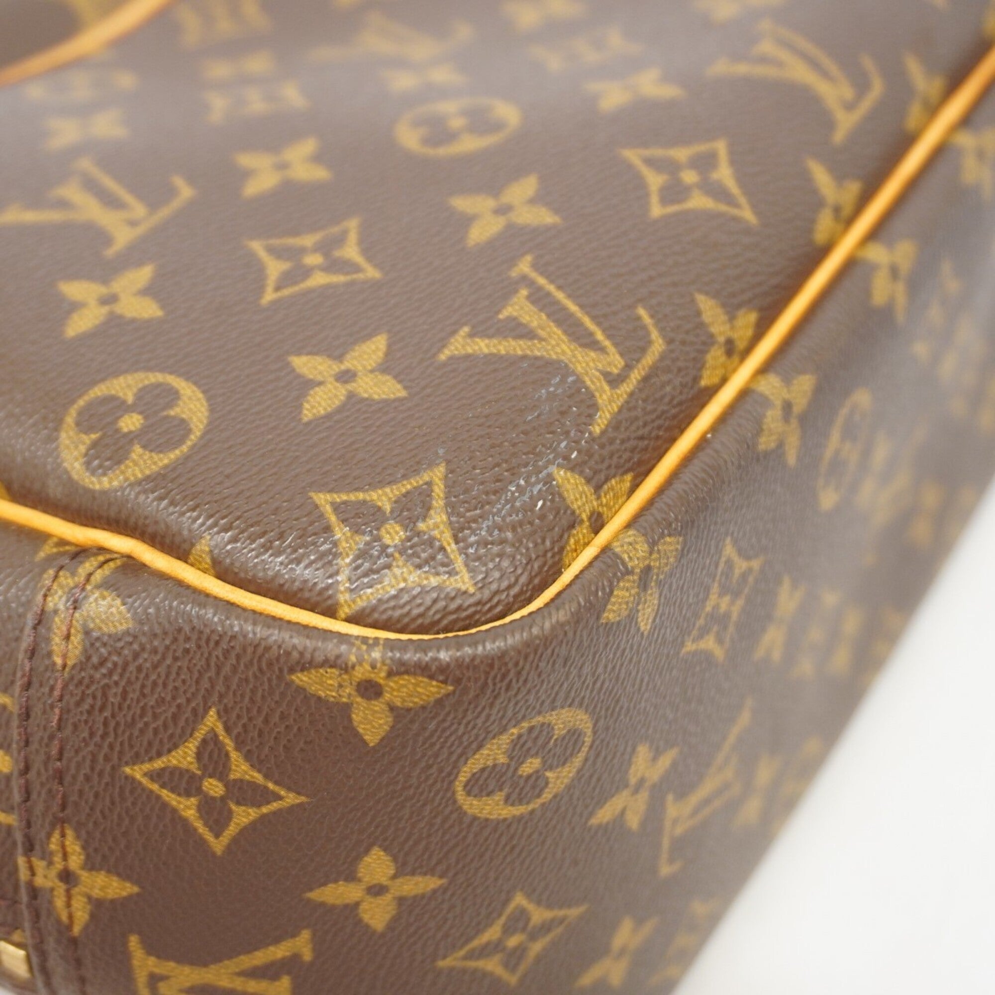 Louis Vuitton Brown Handbag (Pre-Owned)