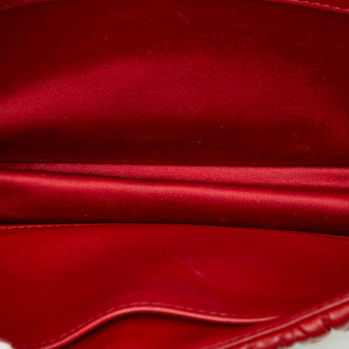 Miu Miu Matelasse Red Color Leather Shoulder Bag (Pre-Owned)