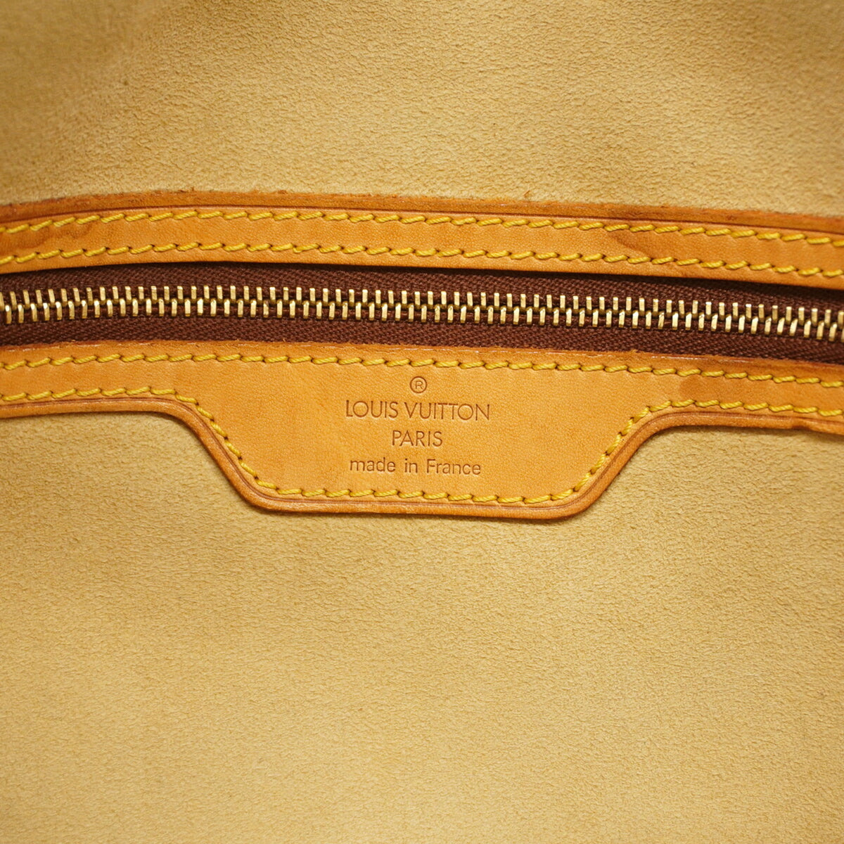 Louis Vuitton Brown Shoulder Bag (Pre-Owned)
