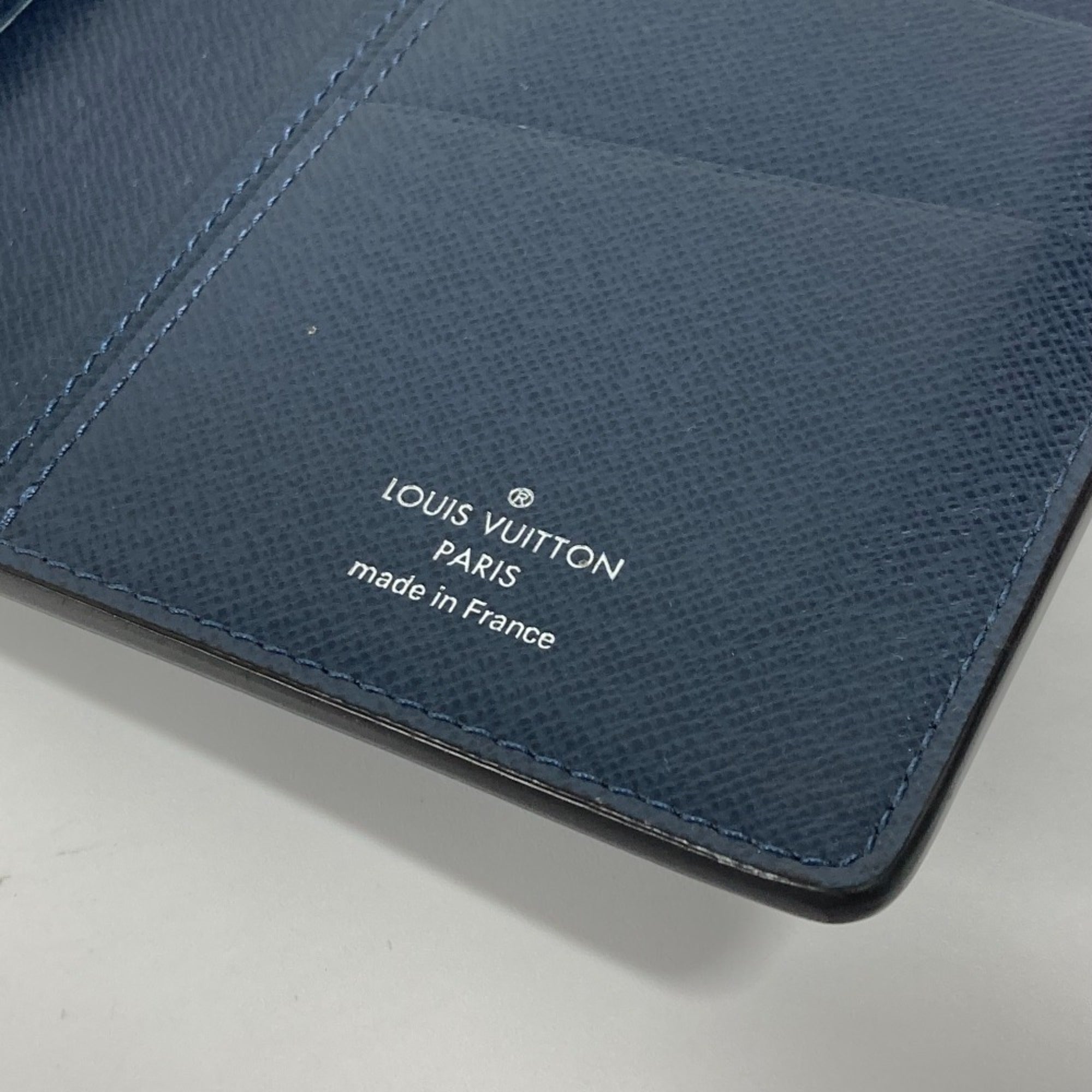 Louis Vuitton Navy Taiga Leather Long Wallet (Bi-Fold) (Pre-Owned)