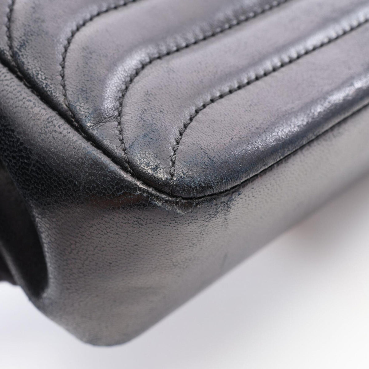 Chanel Black Leather Handbag Shoulder Bag (Pre-Owned)