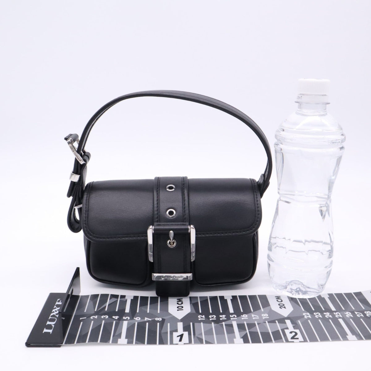 Michael Kors Black Leather Handbag (Pre-Owned)