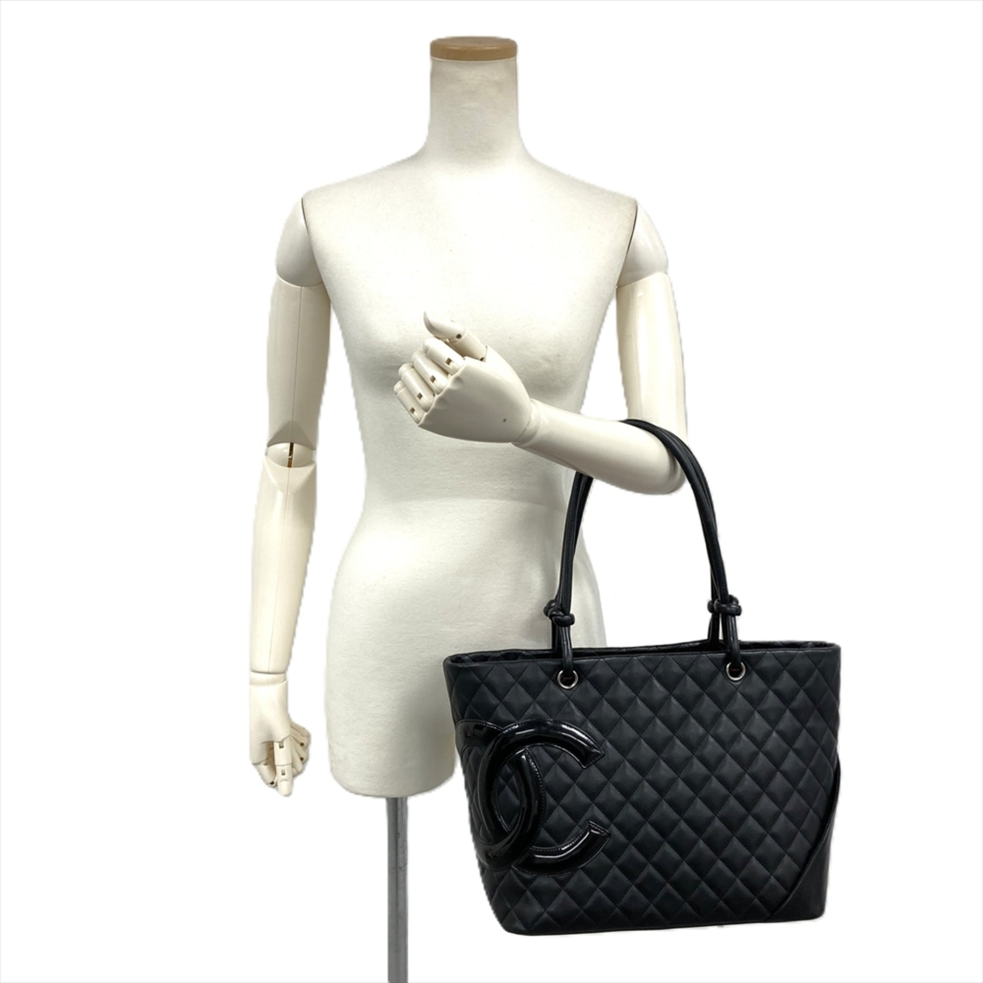 Chanel Black Leather Tote Bag (Pre-Owned)