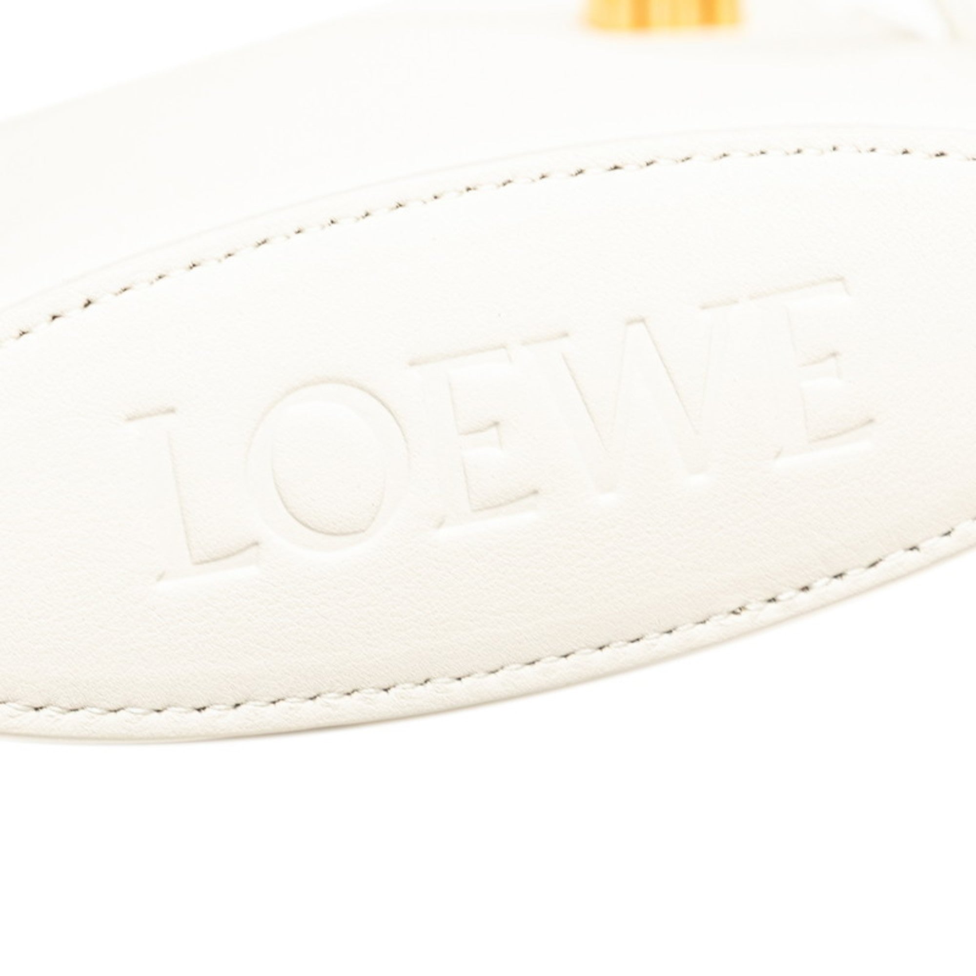 Loewe Off-White Leather Shoulder Bag (Pre-Owned)