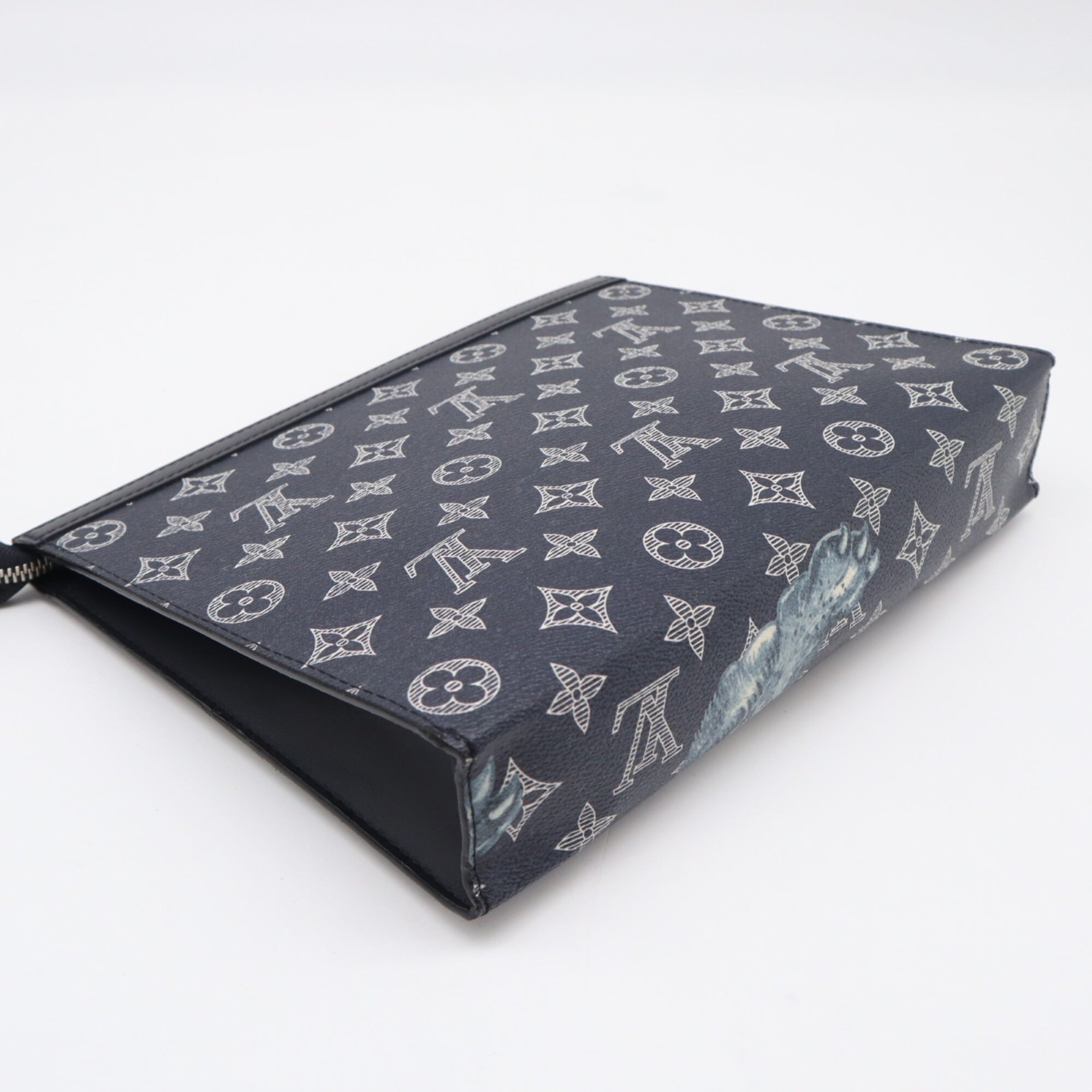 Louis Vuitton Black Navy White Leather Clutch Bag (Pre-Owned)