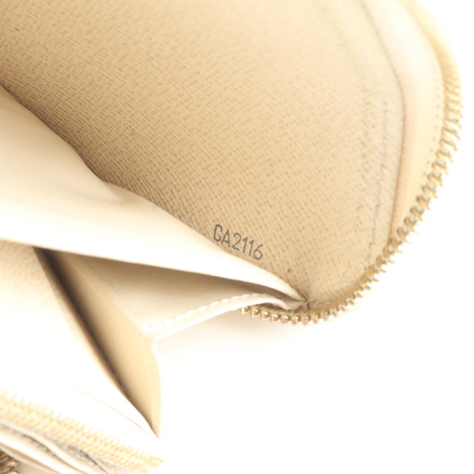 Louis Vuitton White Leather Coated Canvas Long Wallet (Bi-Fold) (Pre-Owned)