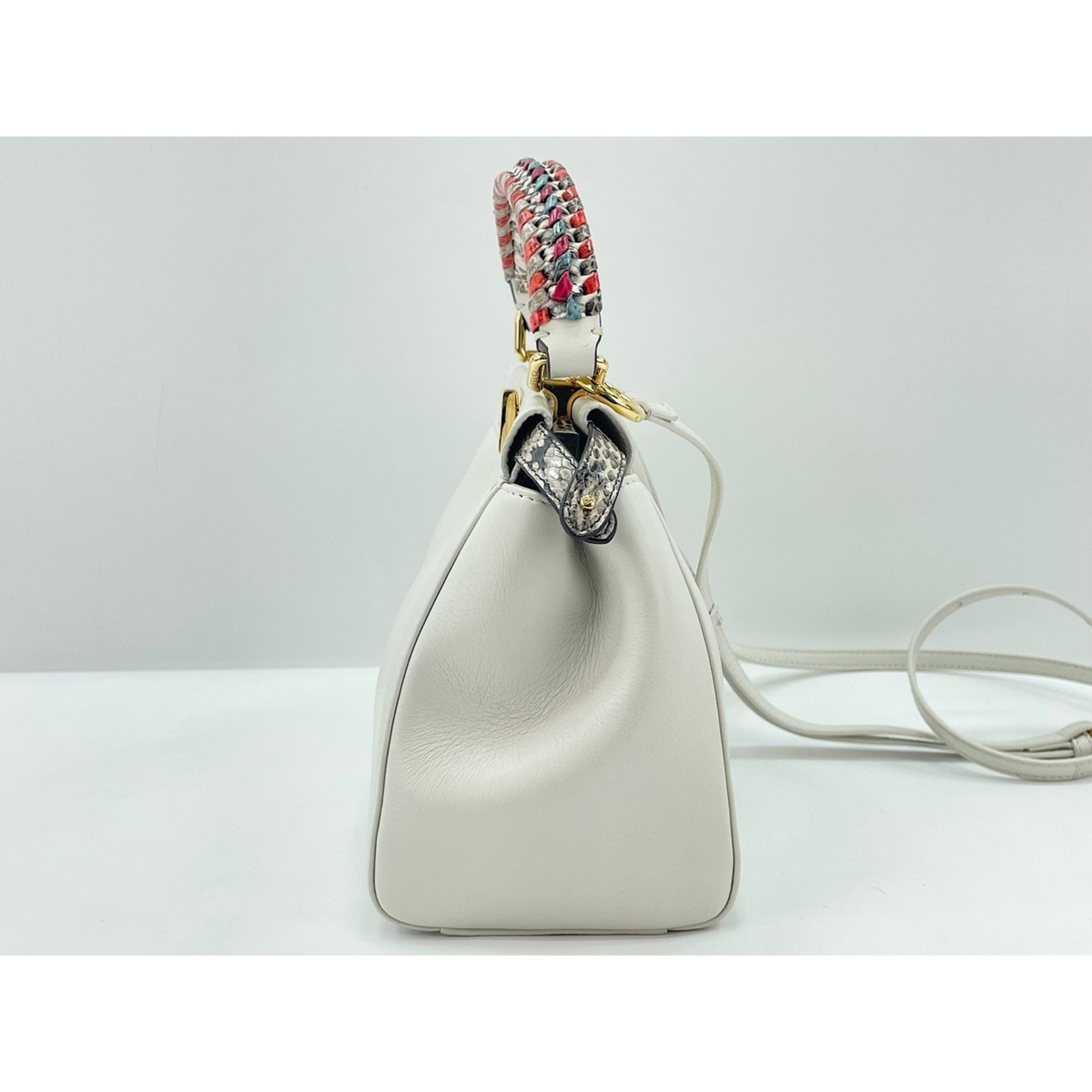 Fendi White Handbag (Pre-Owned)