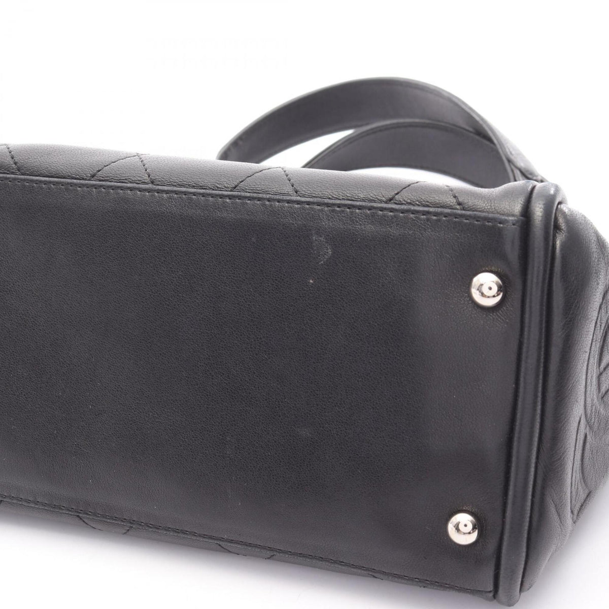 Chanel Black Leather Handbag (Pre-Owned)