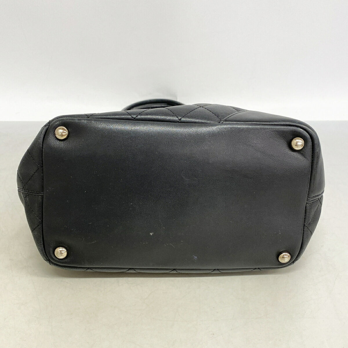 Chanel Black Leather Tote Bag (Pre-Owned)