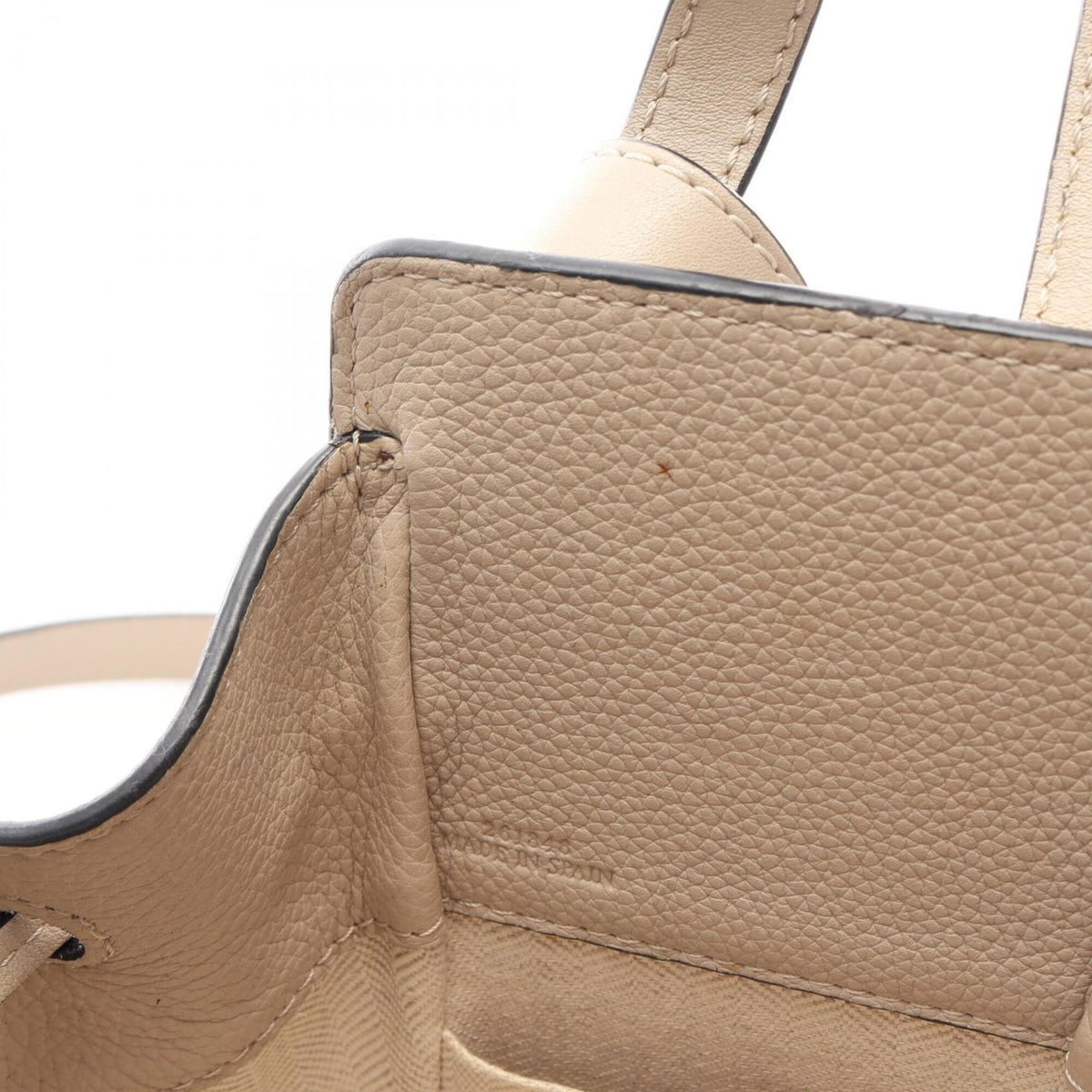 Loewe Beige Leather Handbag (Pre-Owned)