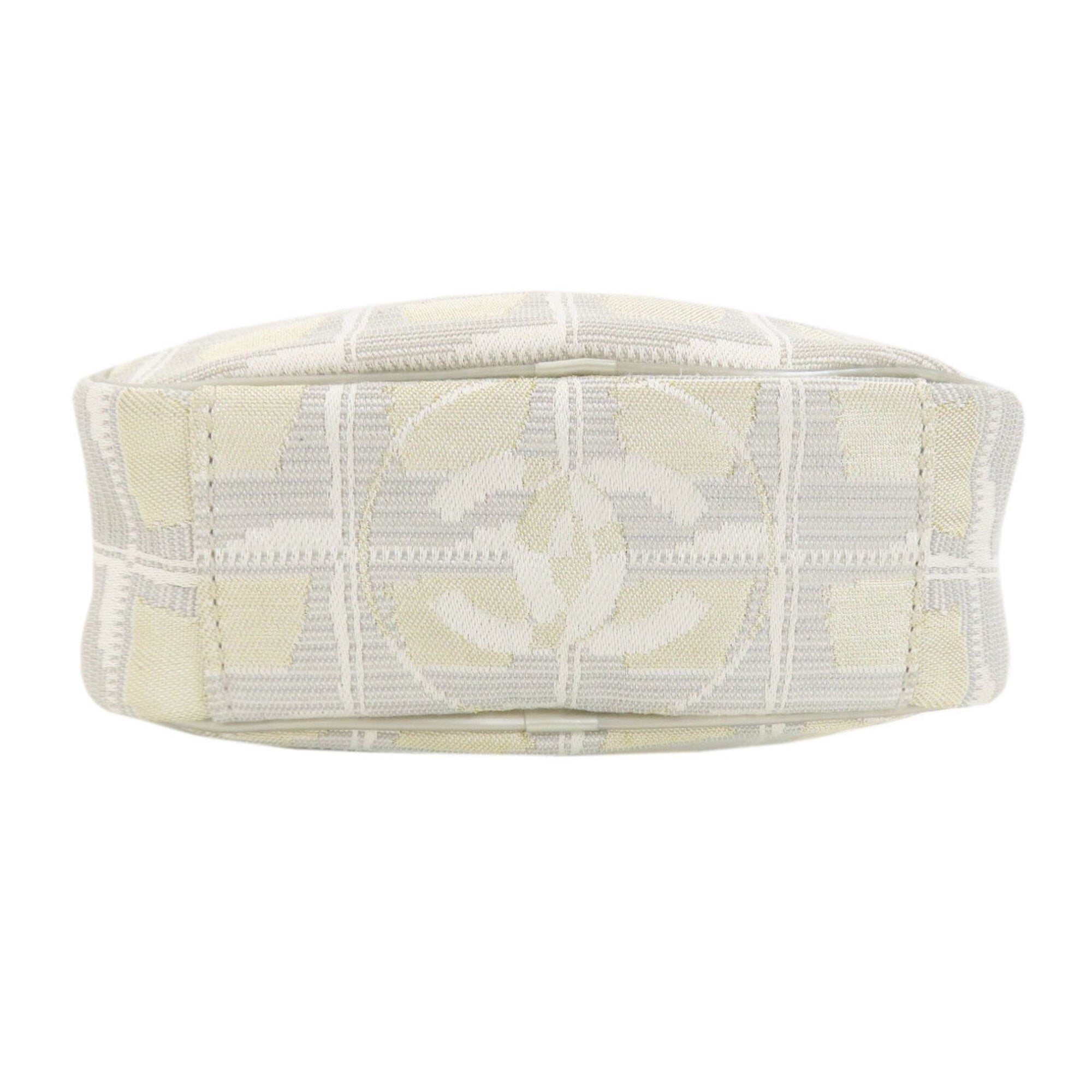 Chanel Beige Nylon Shoulder Bag (Pre-Owned)