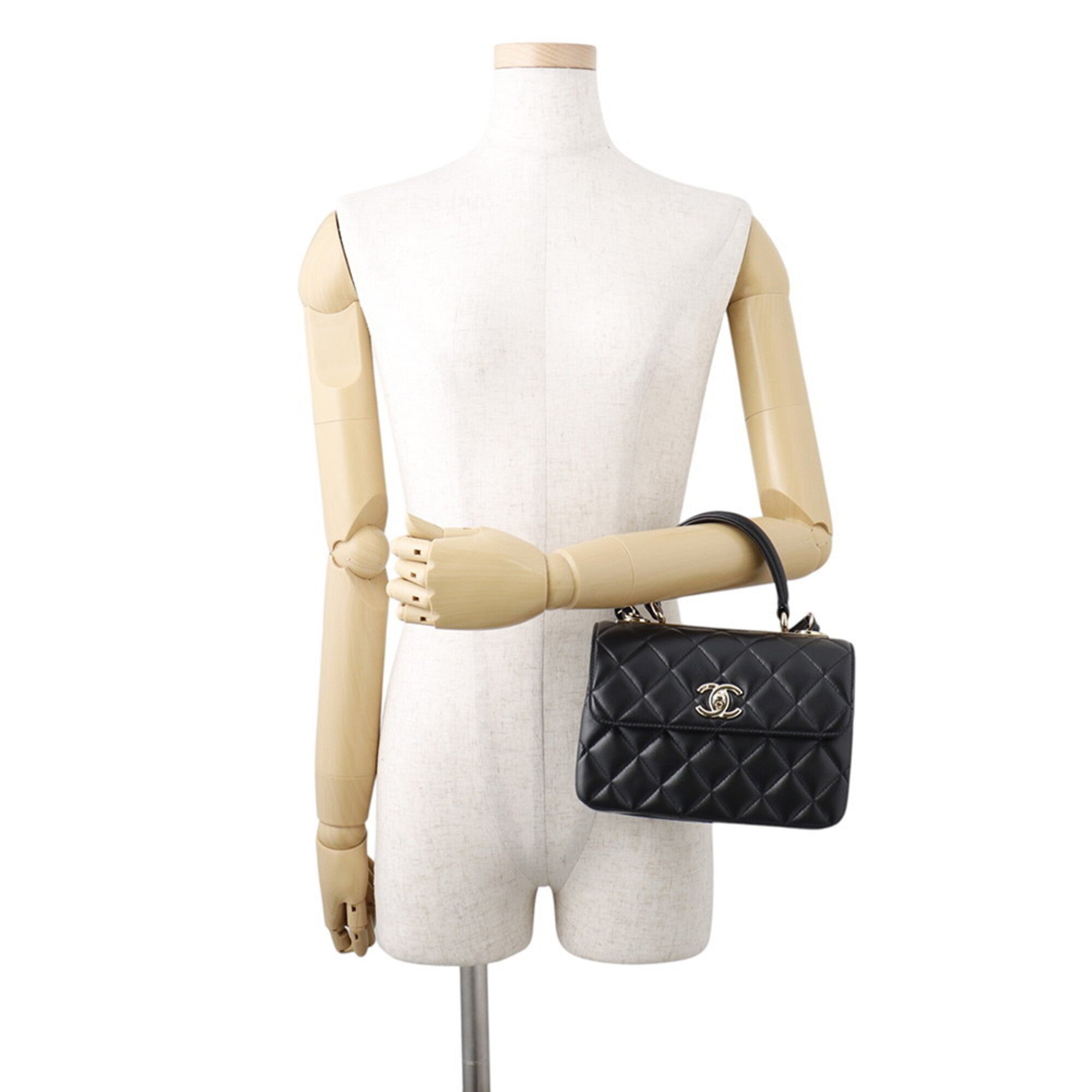 Chanel Black Leather Handbag Shoulder Bag (Pre-Owned)