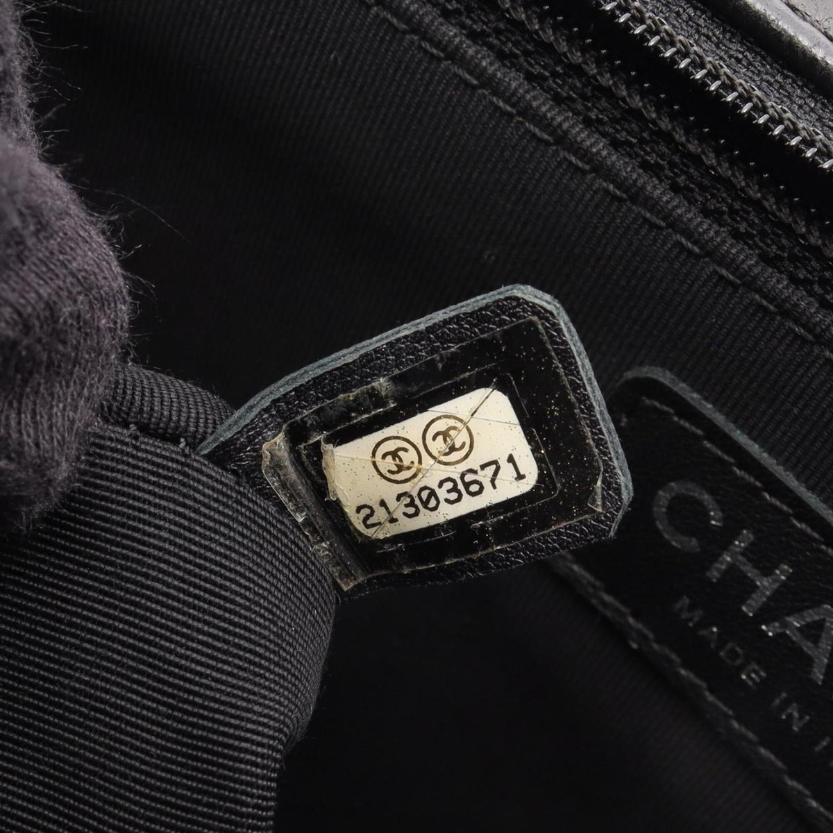 Chanel Black Leather Handbag Shoulder Bag (Pre-Owned)