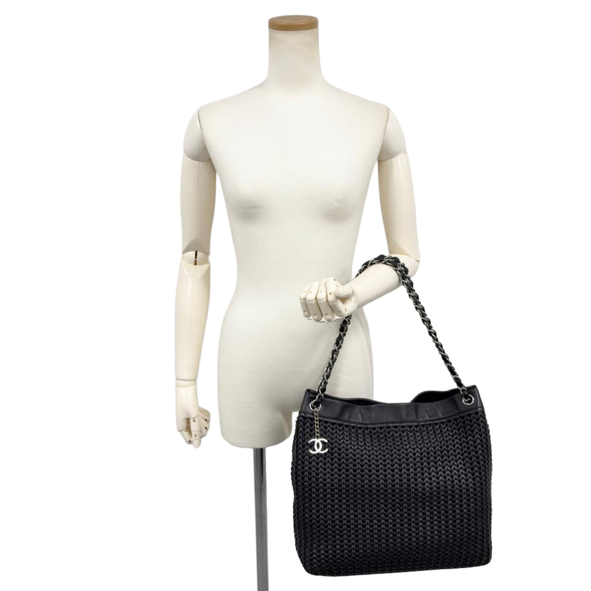 Chanel Black Grained Calfskin Tote Bag (Pre-Owned)