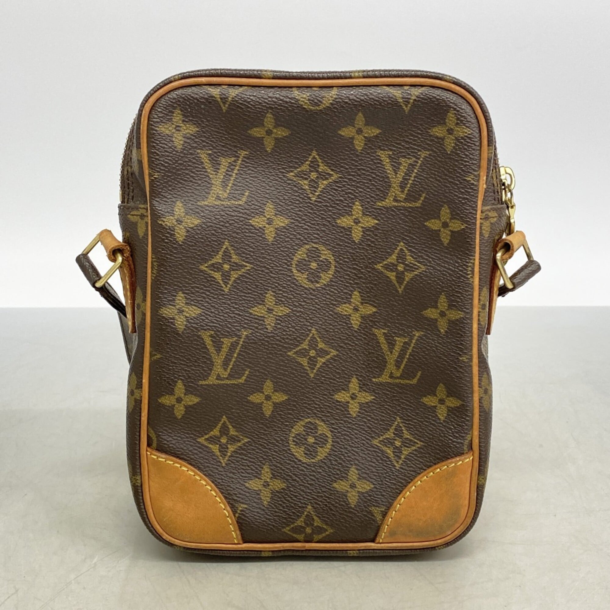 Louis Vuitton Brown Shoulder Bag (Pre-Owned)