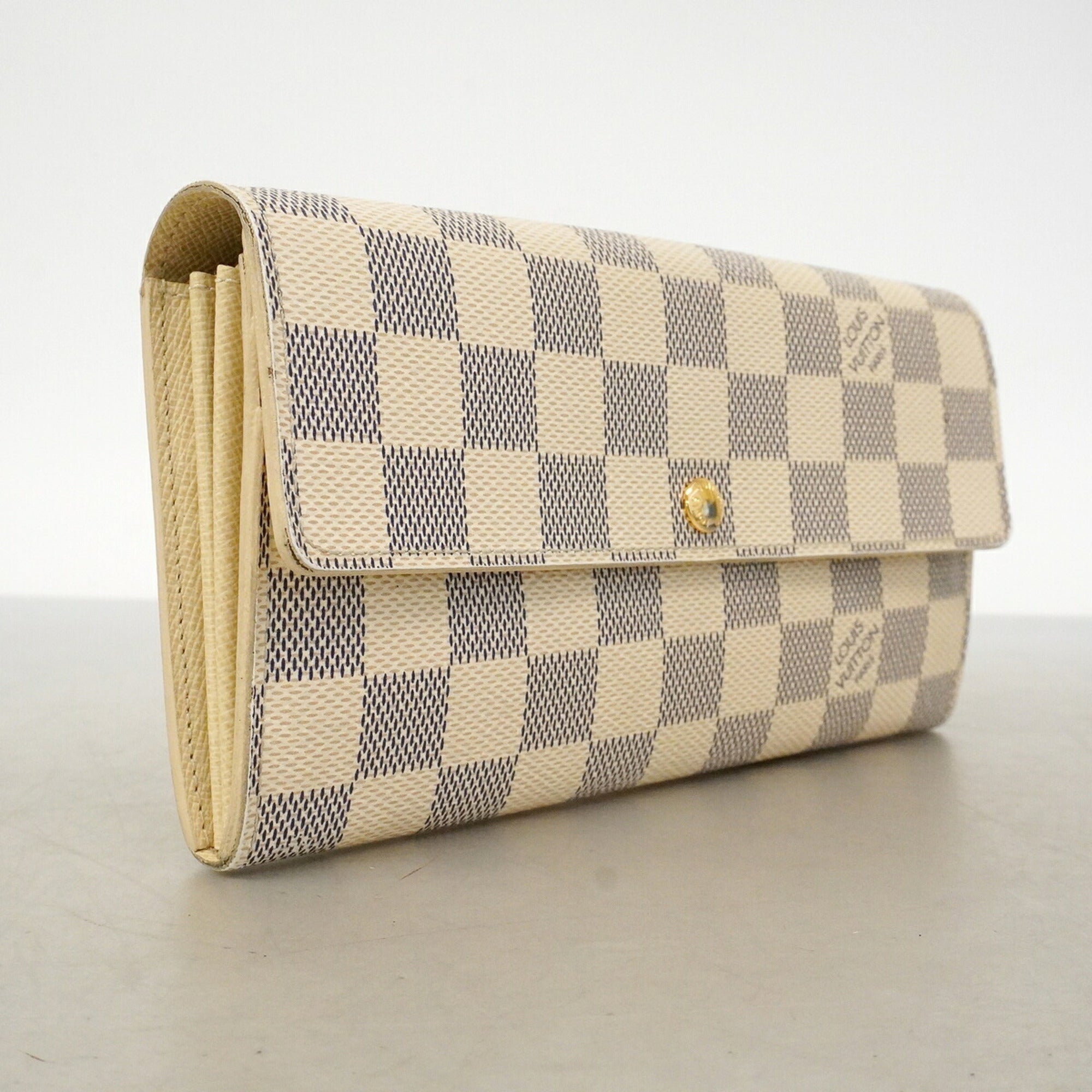 Louis Vuitton White Long Wallet (Bi-Fold) (Pre-Owned)