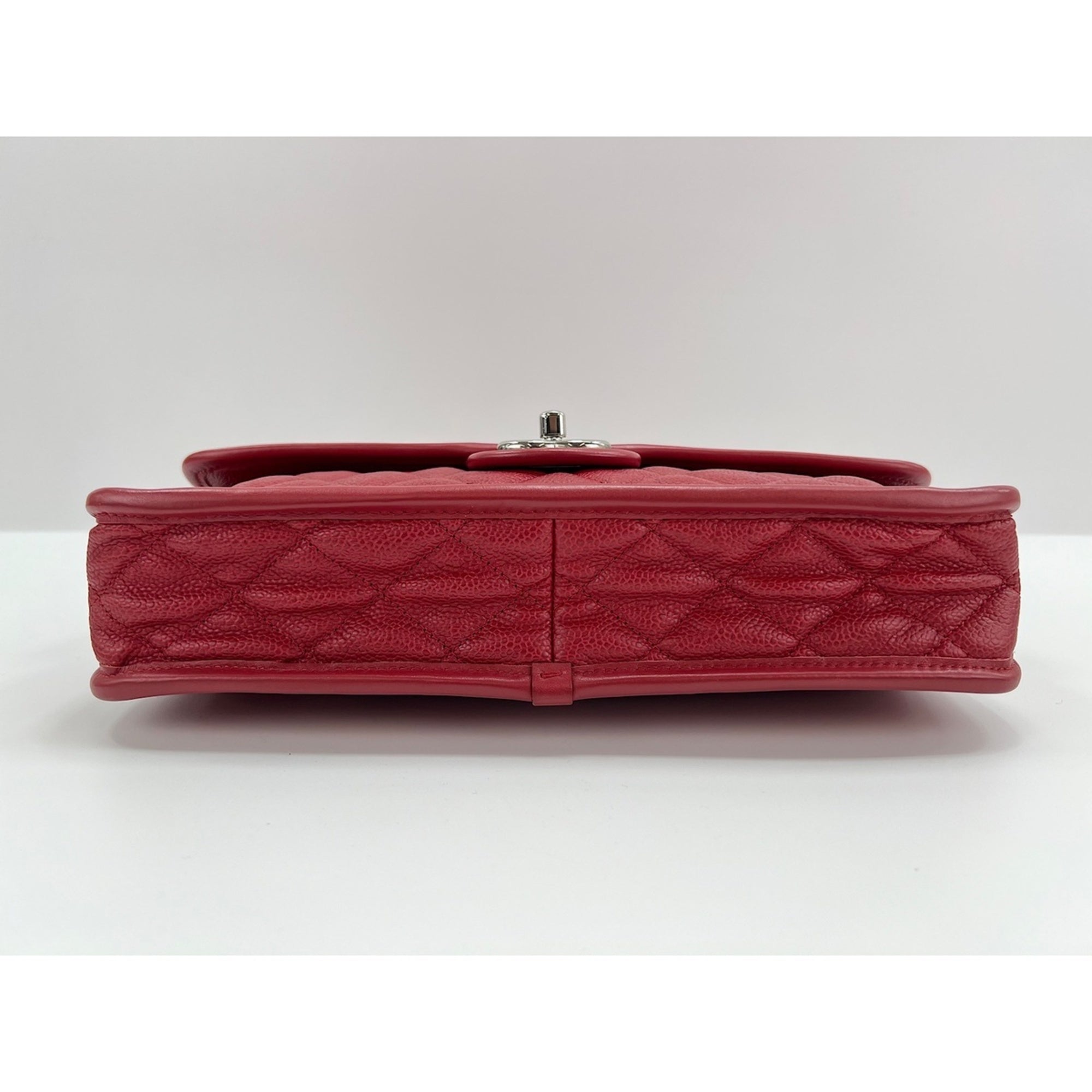 Chanel Red Color Shoulder Bag (Pre-Owned)