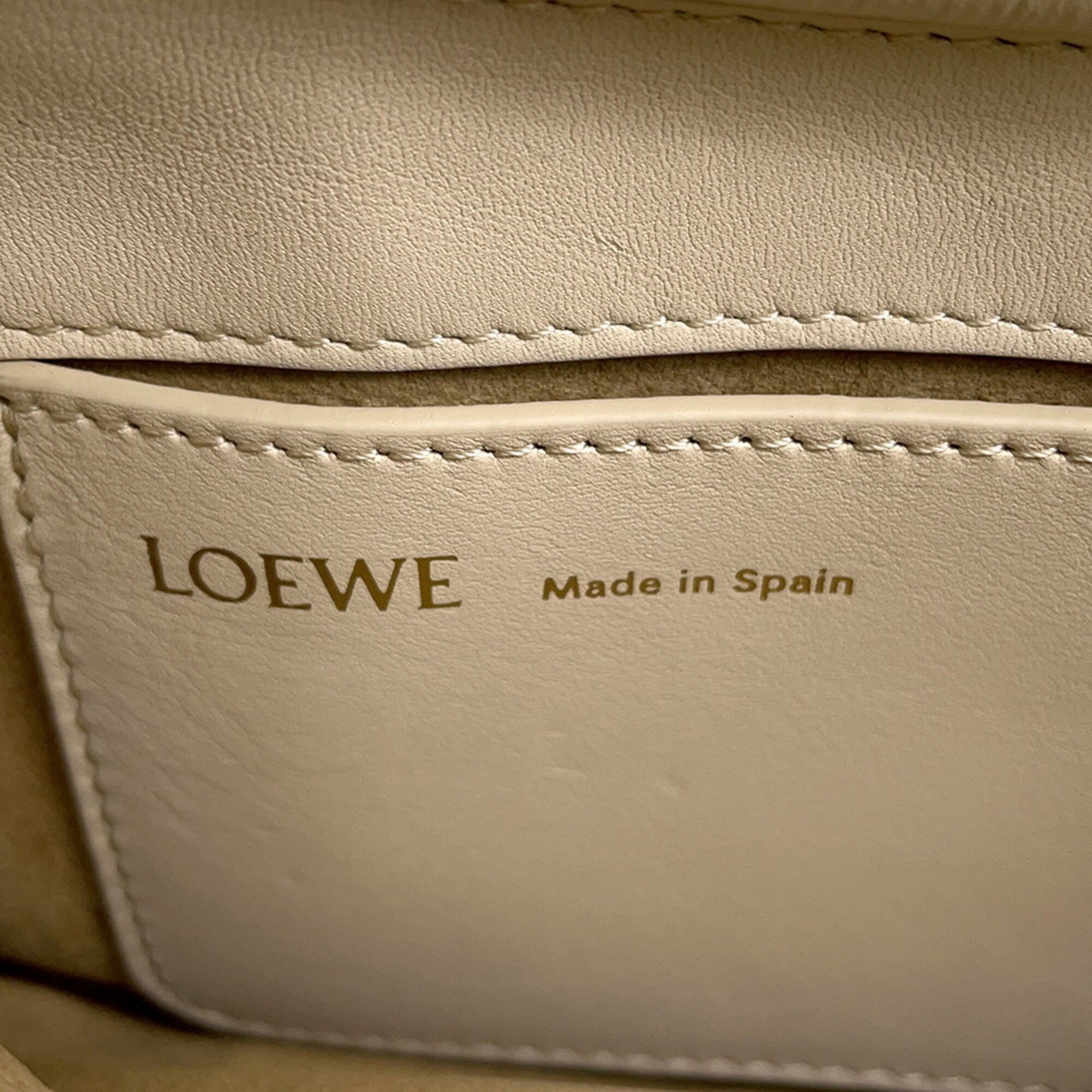 Loewe Beige Leather Handbag Shoulder Bag (Pre-Owned)