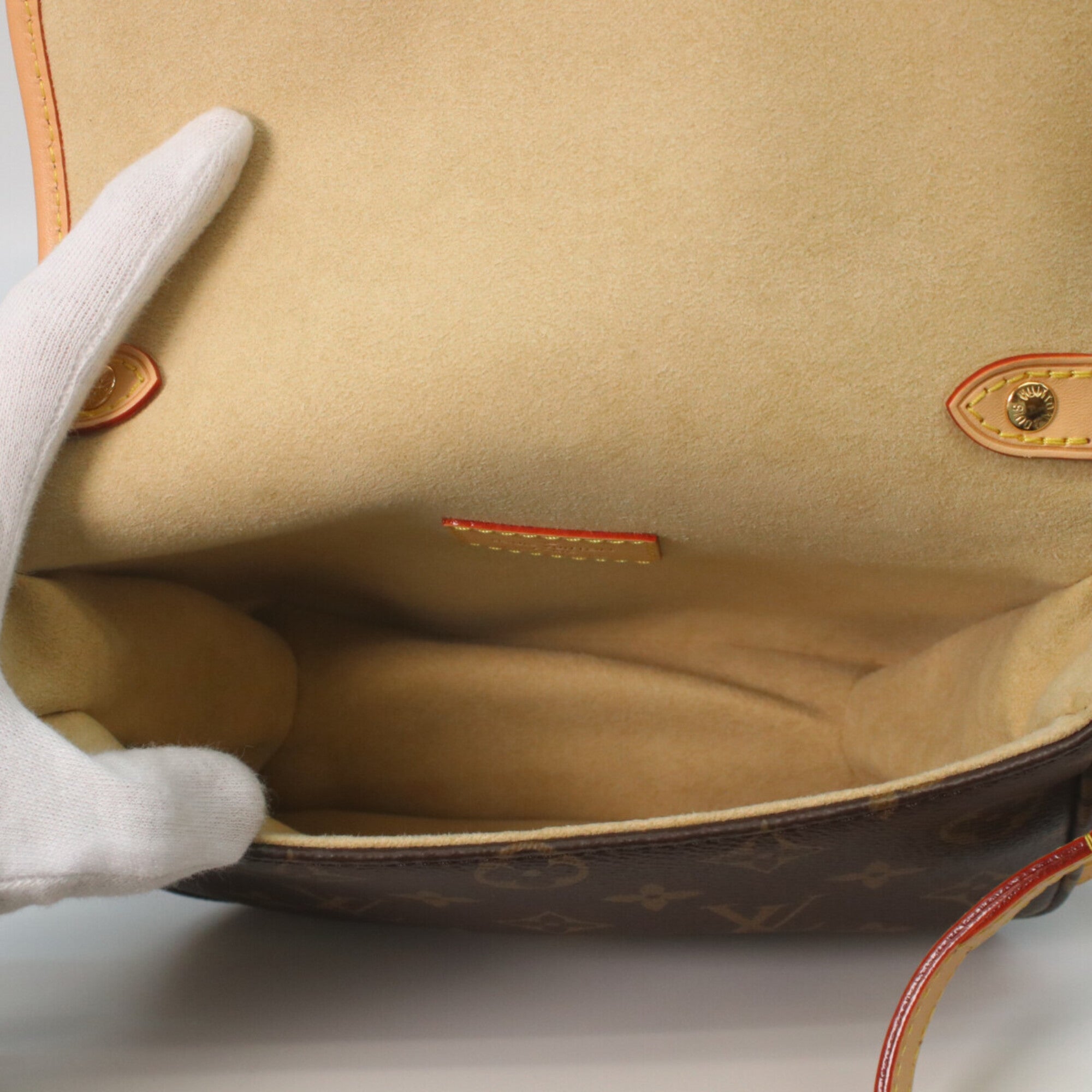 Louis Vuitton Monogram Brown Monogram Shoulder Bag (Pre-Owned)