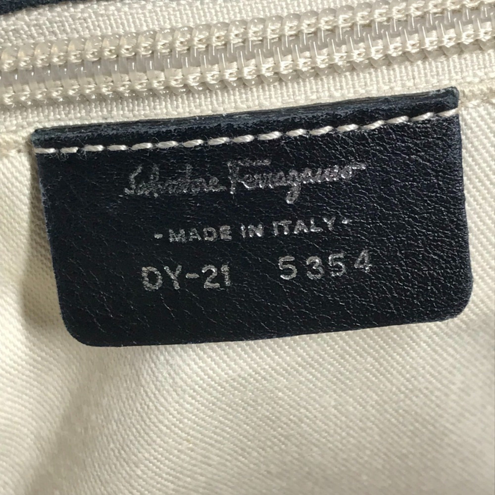Salvatore Ferragamo Black Leather Shoulder Bag Tote Bag (Pre-Owned)