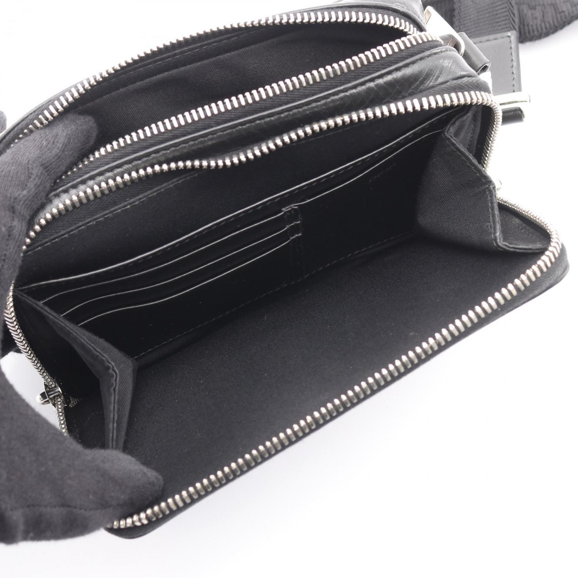 Christian Dior Black Leather Shoulder Bag (Pre-Owned)
