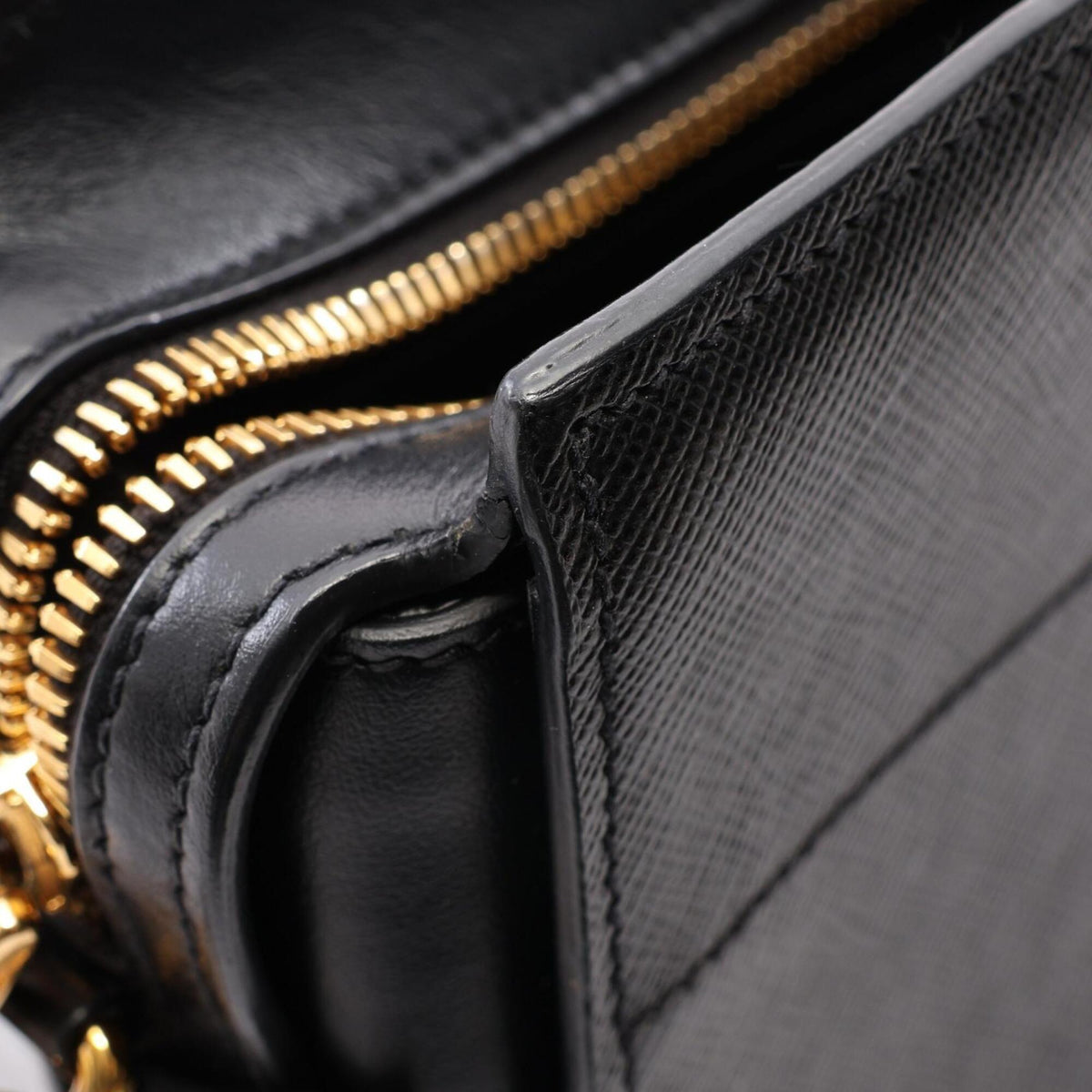 Prada Black Saffiano Handbag Shoulder Bag (Pre-Owned)