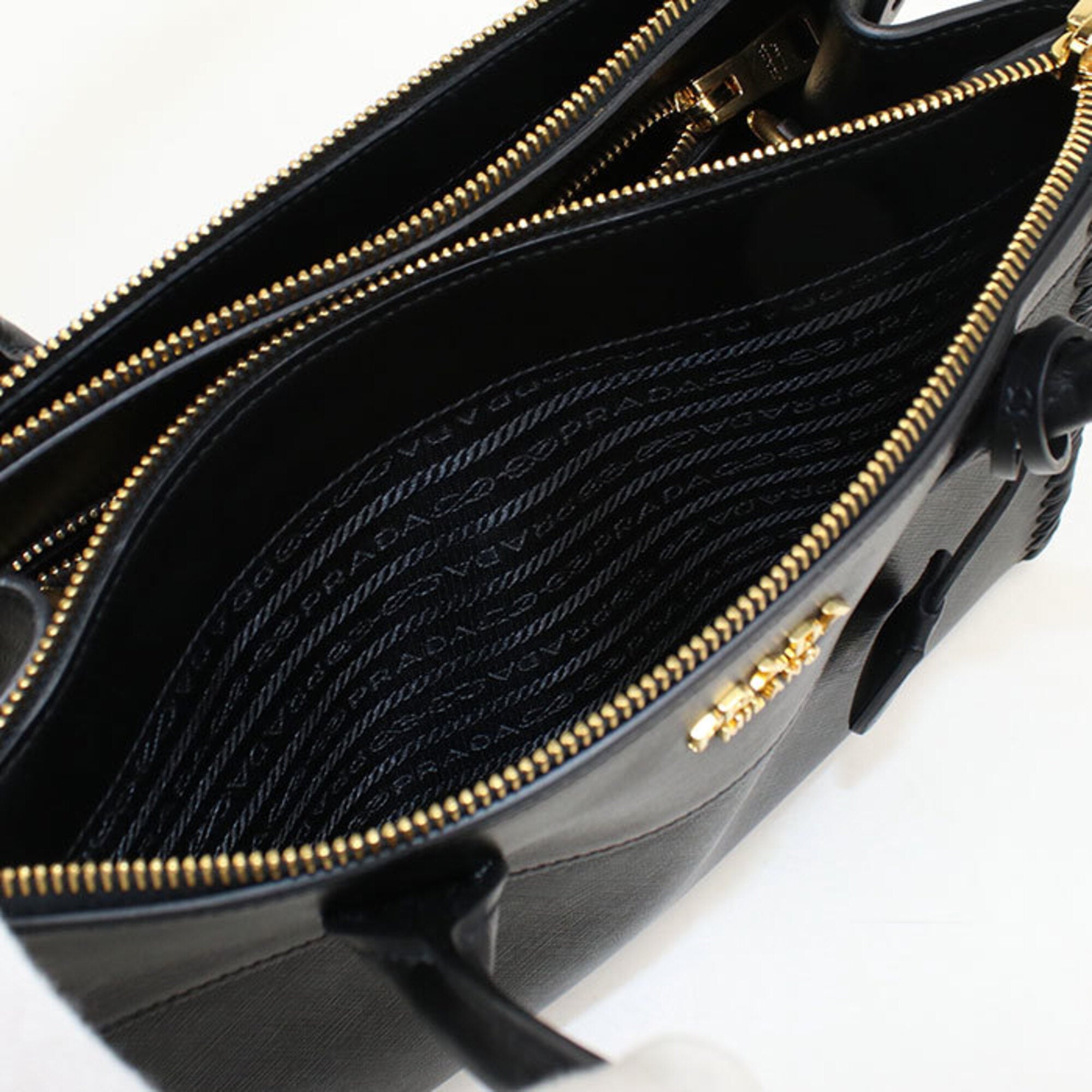 Prada Black Leather Tote Bag (Pre-Owned)