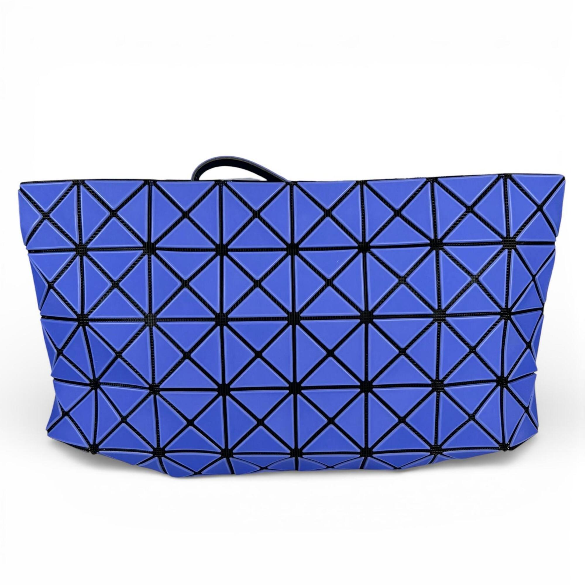 Issey Miyake Blue Polyester Nylon Elastane Brass Clutch Bag (Pre-Owned)