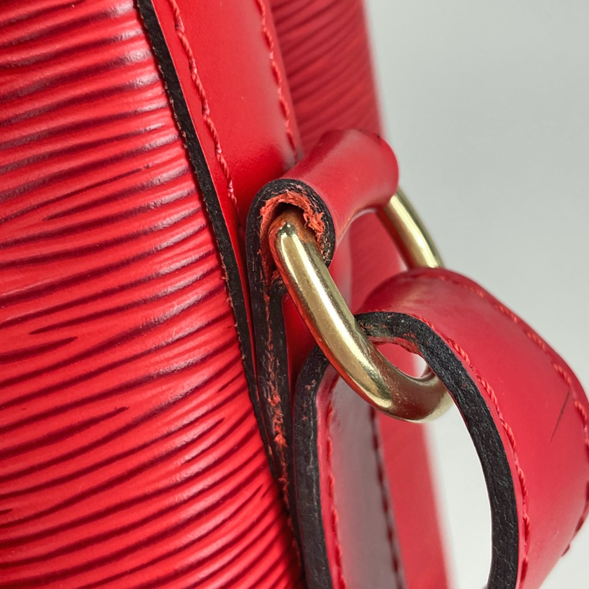 Louis Vuitton Castilian Red Epi Leather Shoulder Bag (Pre-Owned)