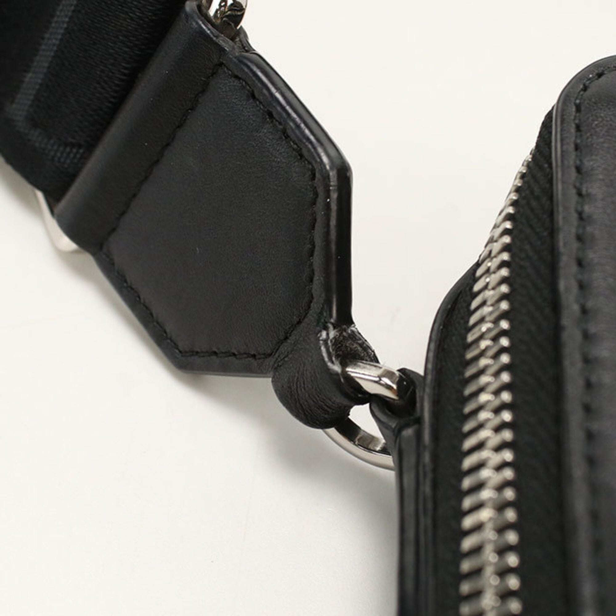 Loewe Black Shoulder Bag (Pre-Owned)