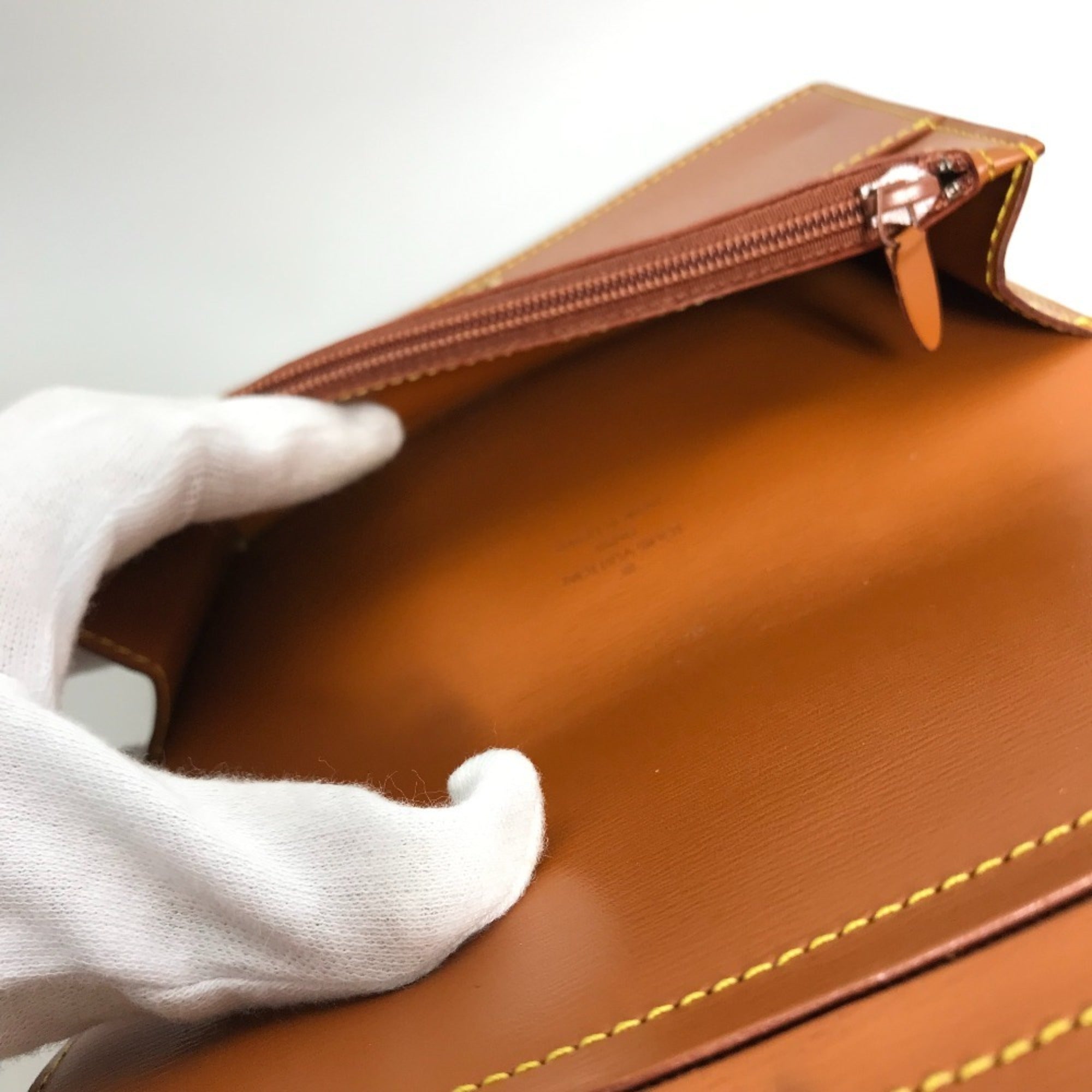 Louis Vuitton Brown Kenyan Brown Epi Leather Pouch (Pre-Owned)