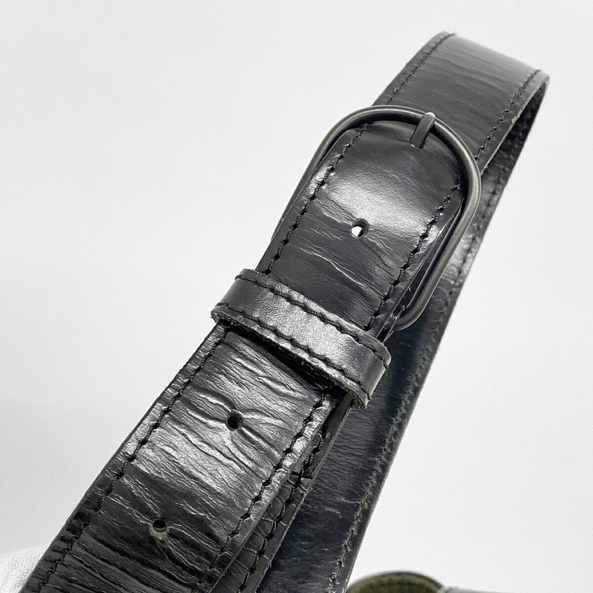 Louis Vuitton Noir Shoulder Bag (Pre-Owned)