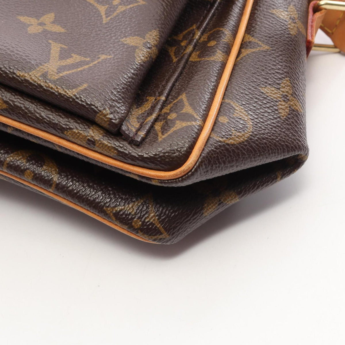Louis Vuitton Brown Coated Canvas Leather Handbag Shoulder Bag (Pre-Owned)
