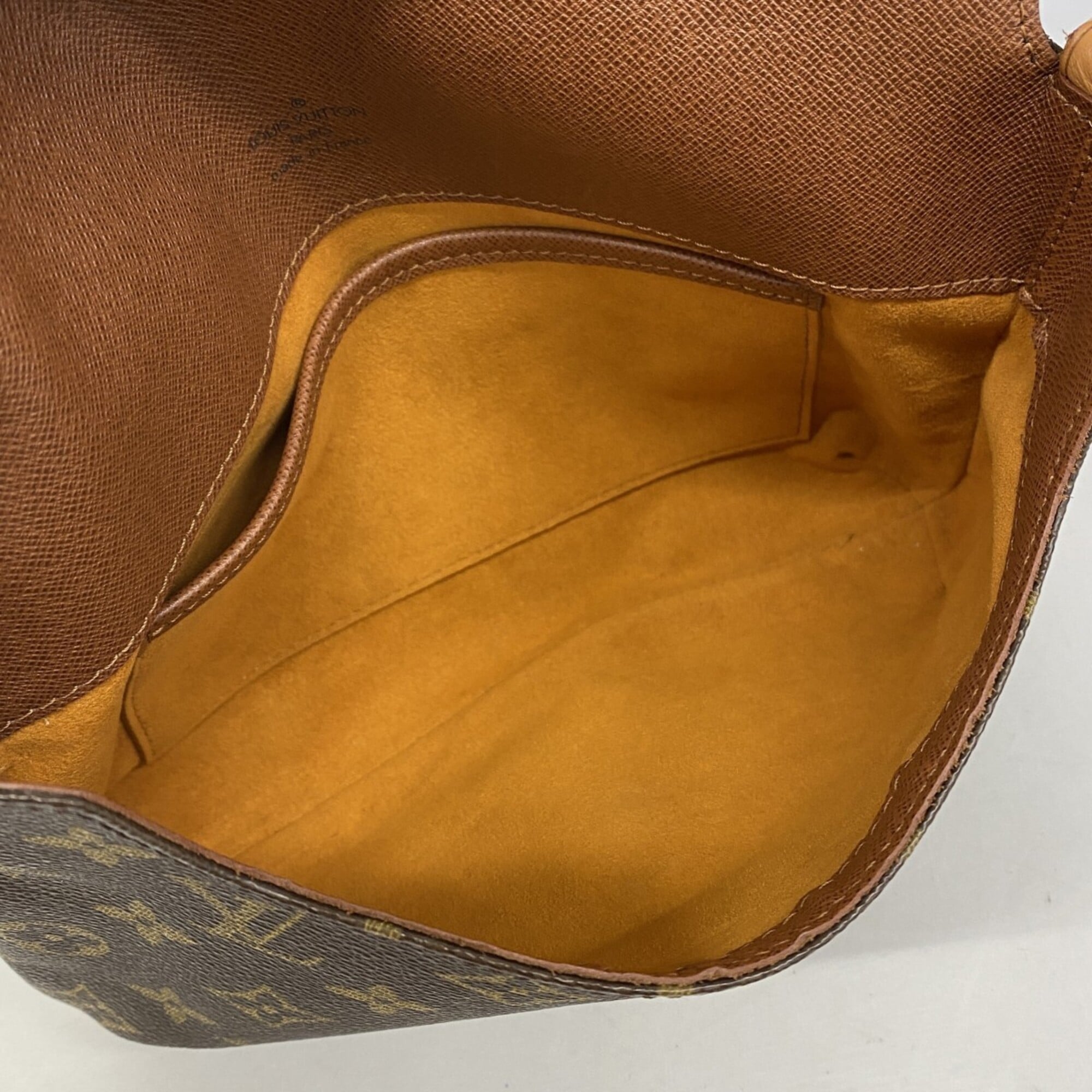 Louis Vuitton Brown Shoulder Bag (Pre-Owned)