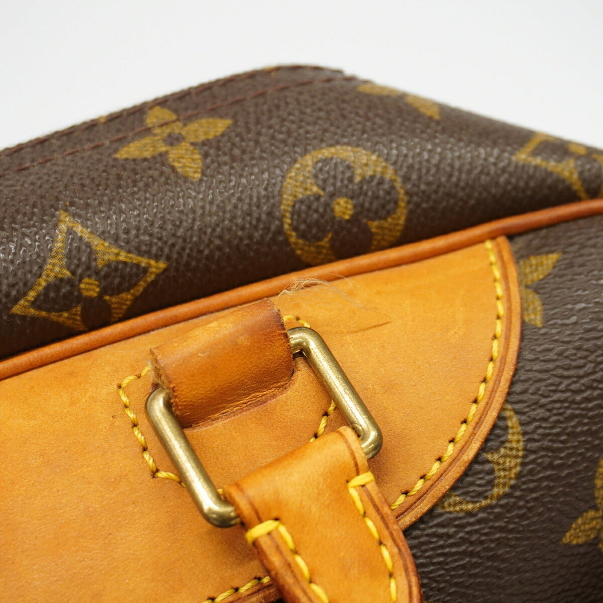 Louis Vuitton Brown Handbag (Pre-Owned)
