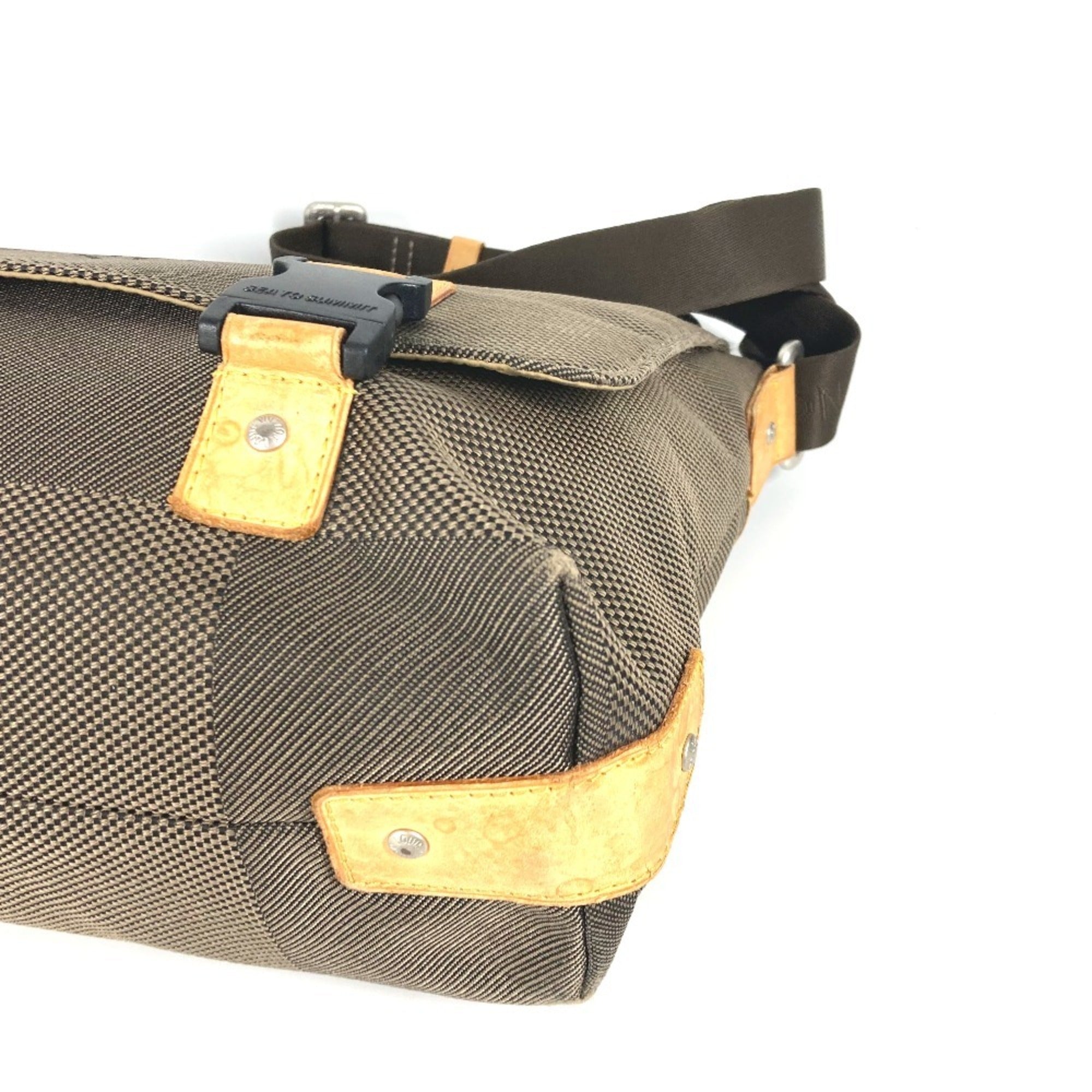 Louis Vuitton Earth Khaki Damier Geant Messenger Bag Shoulder Bag (Pre-Owned)