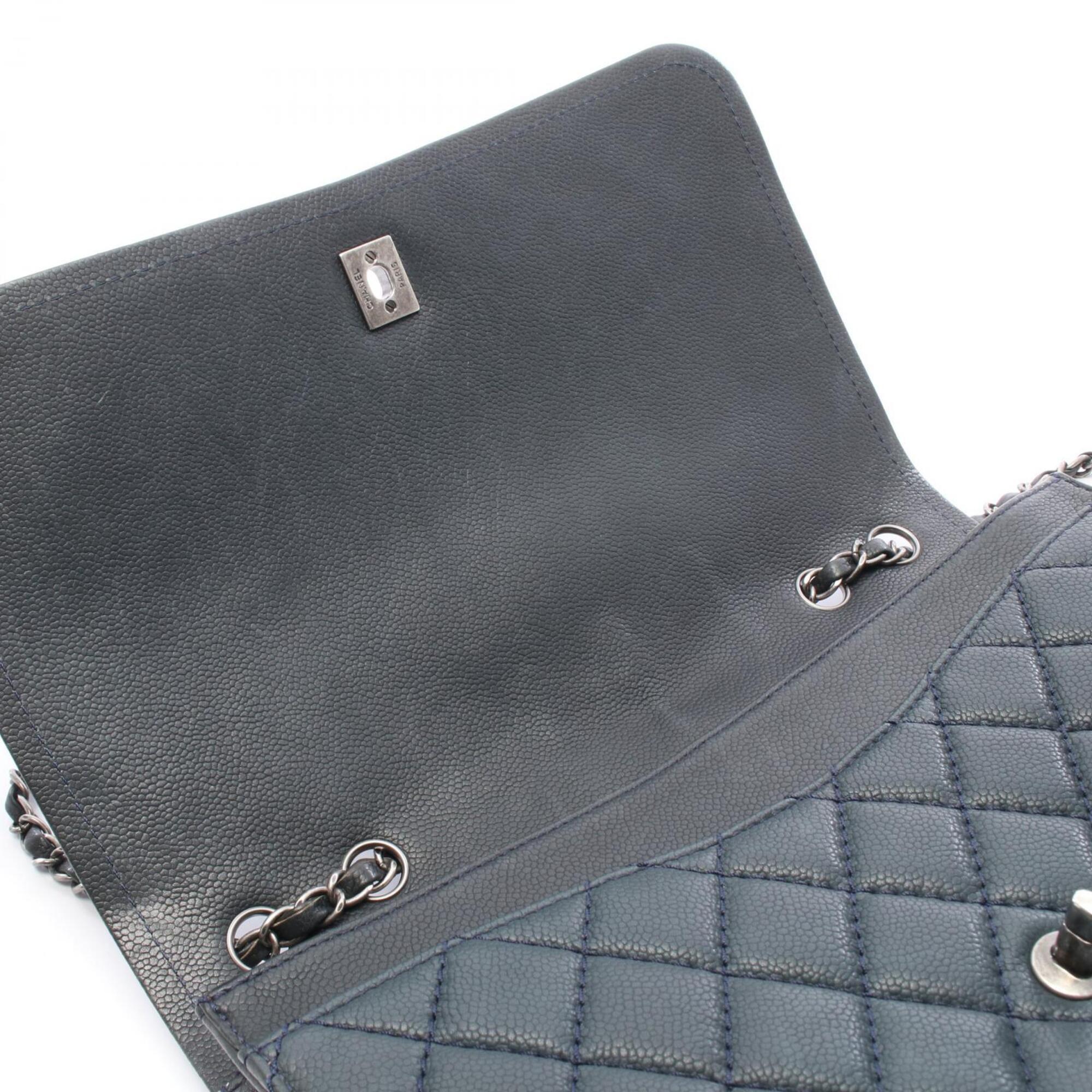 Chanel Green Grained Calfskin Handbag Shoulder Bag (Pre-Owned)