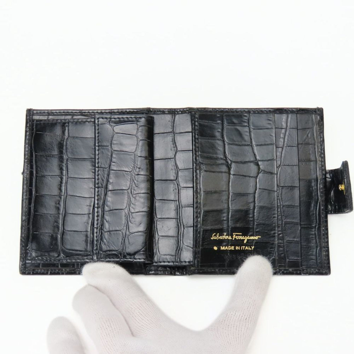 Salvatore Ferragamo Vara Black Leather Wallet (Bi-Fold) (Pre-Owned)