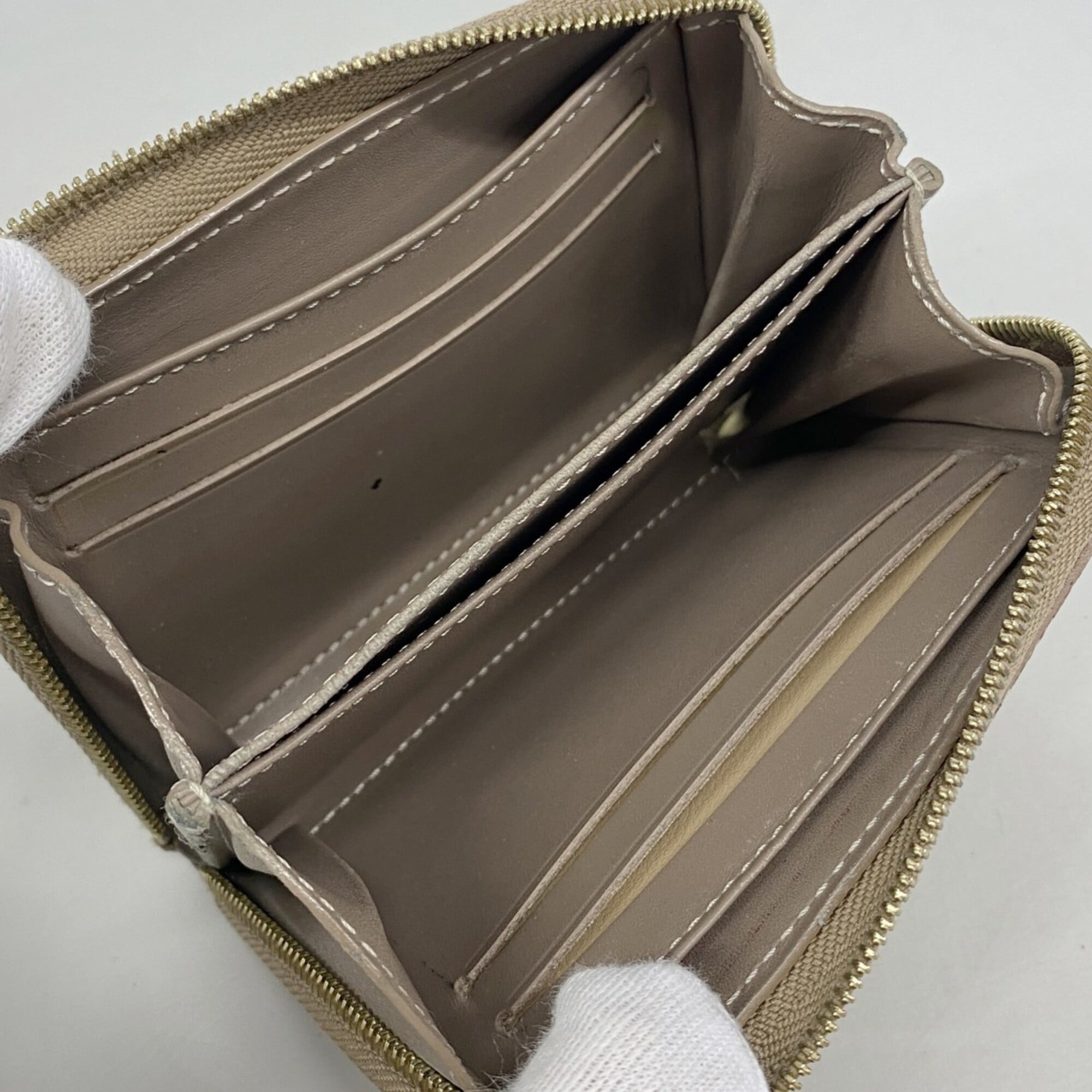 Louis Vuitton Beige Poodle Coin Purse/Coin Case (Pre-Owned)