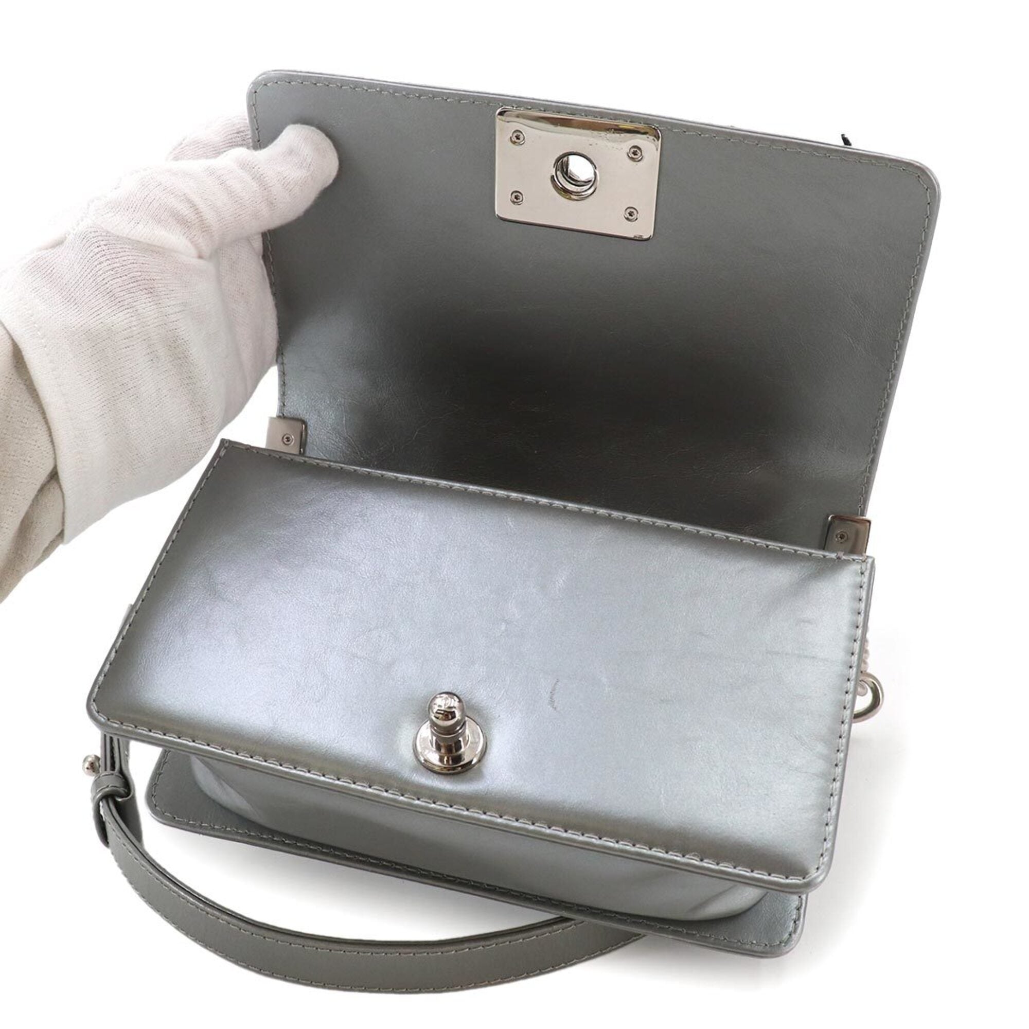 Chanel Boy Chanel Silver Tweed Leather Handbag Shoulder Bag (Pre-Owned)