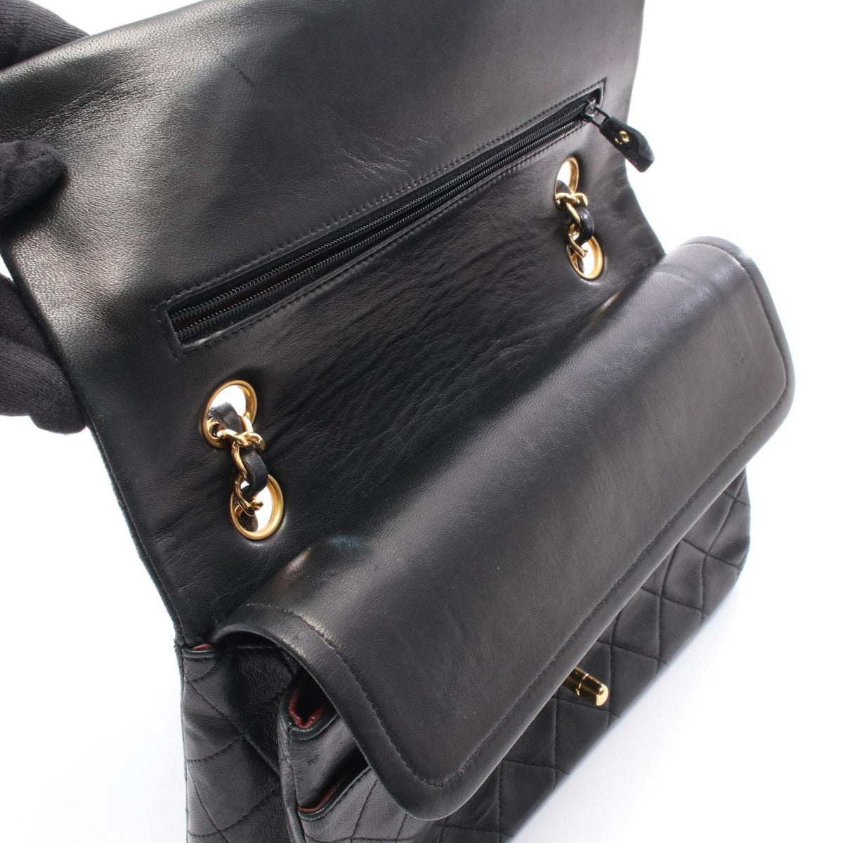 Chanel Black Leather Handbag Shoulder Bag (Pre-Owned)