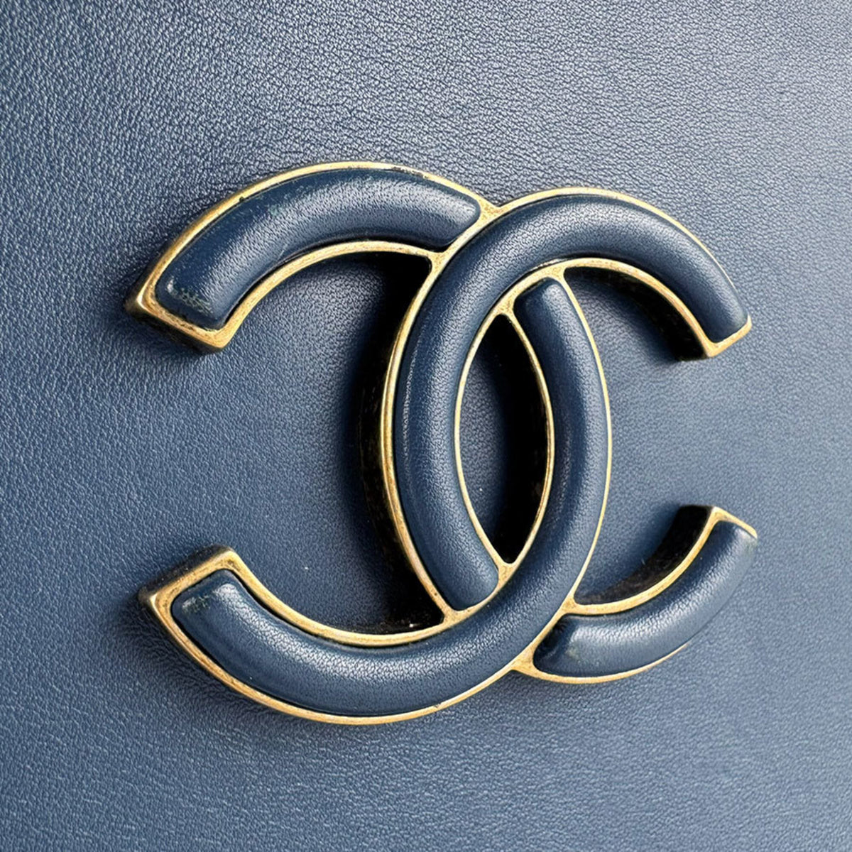Chanel Blue Leather Handbag Shoulder Bag (Pre-Owned)
